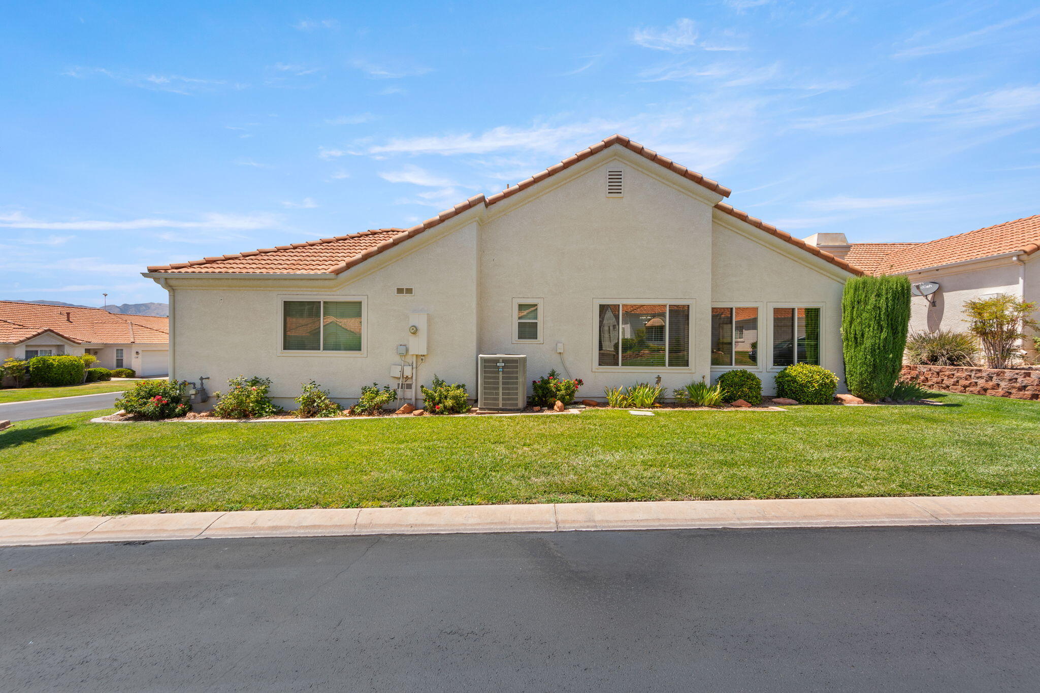 VISTA DEL SOL TOWNHOMES - Residential