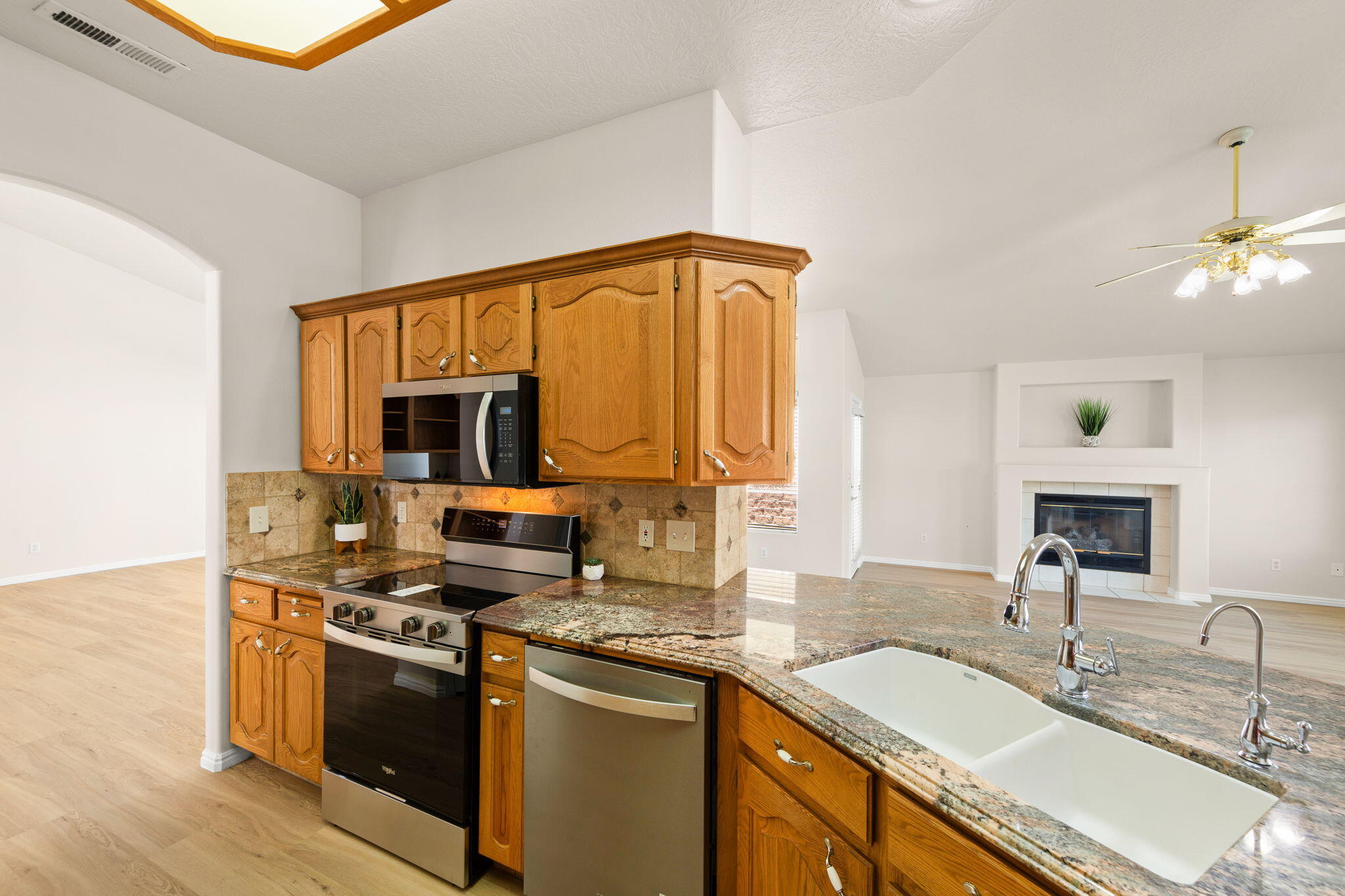 VISTA DEL SOL TOWNHOMES - Residential