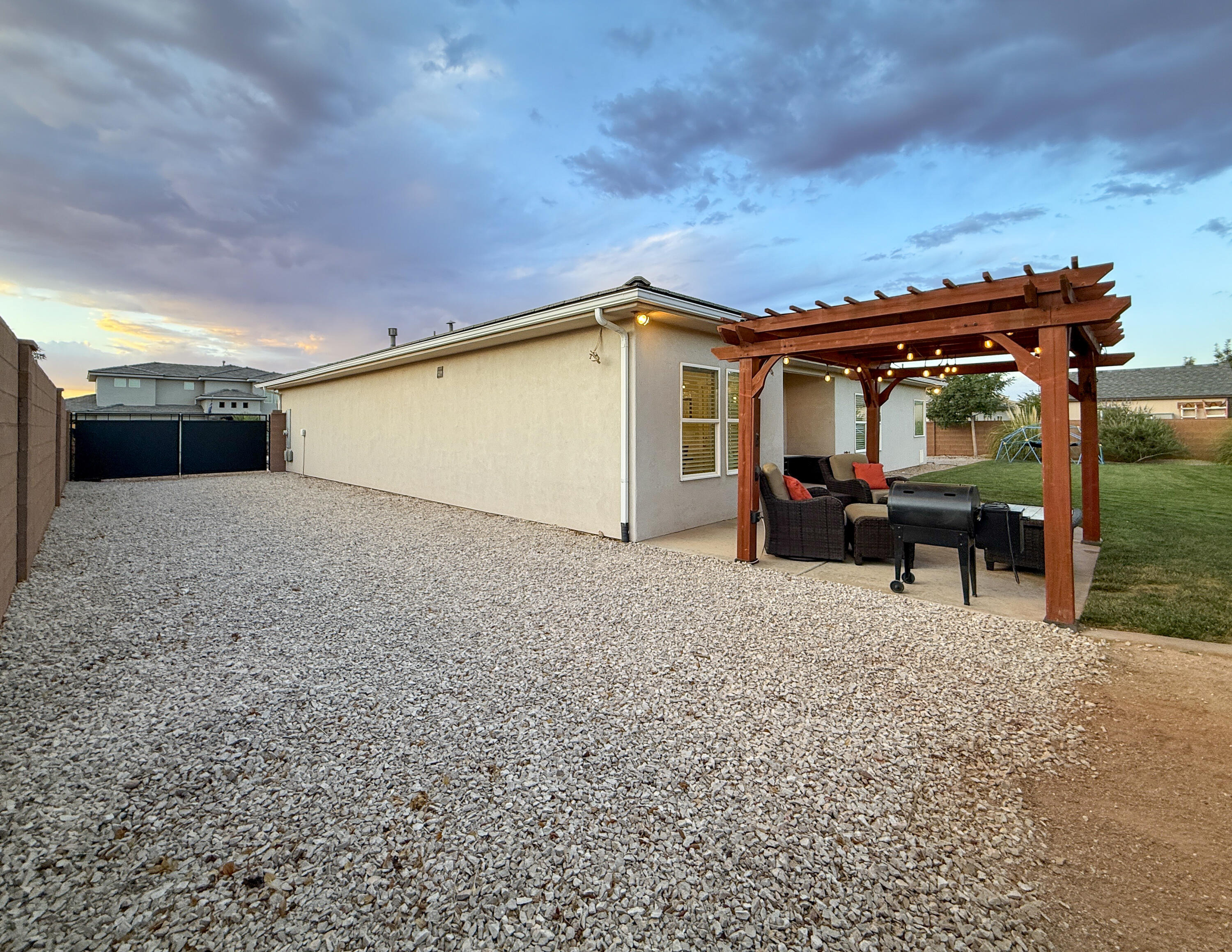 SAGE CANYON - Residential
