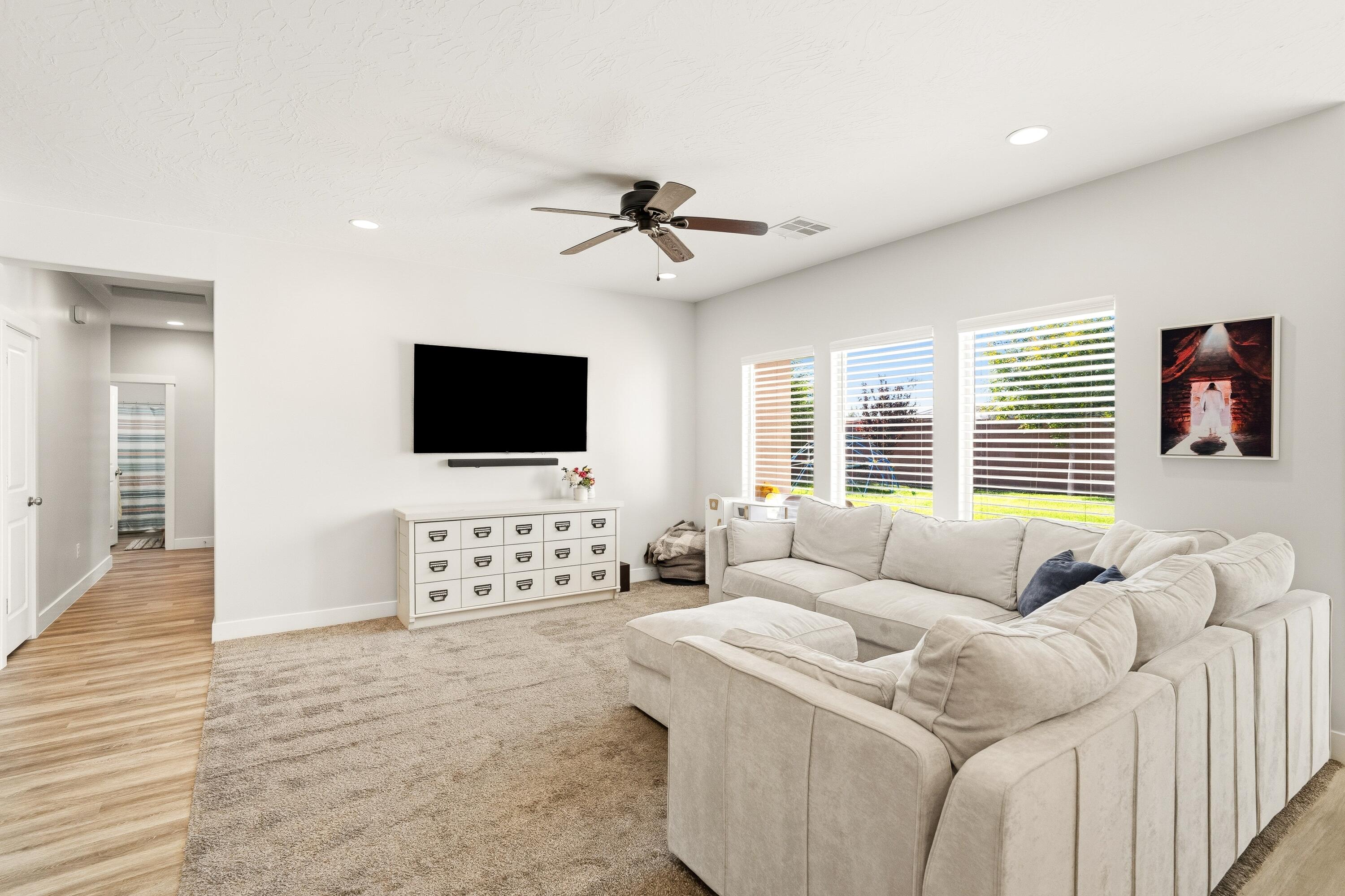 SAGE CANYON - Residential