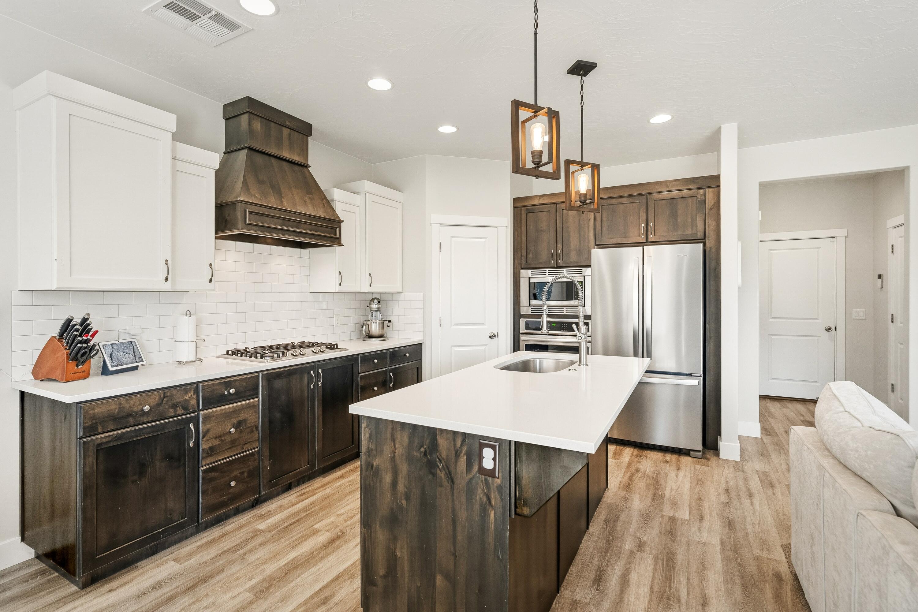 SAGE CANYON - Residential