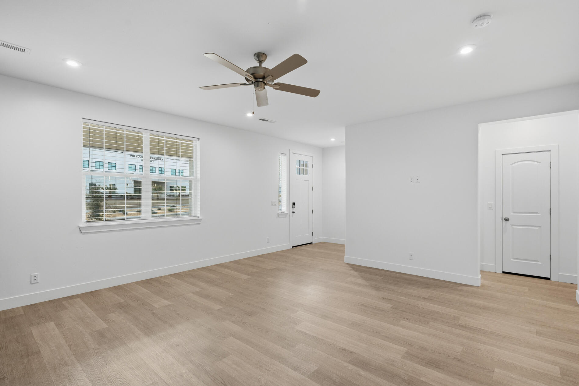 DESERT COLOR AUBURN HILLS - Residential