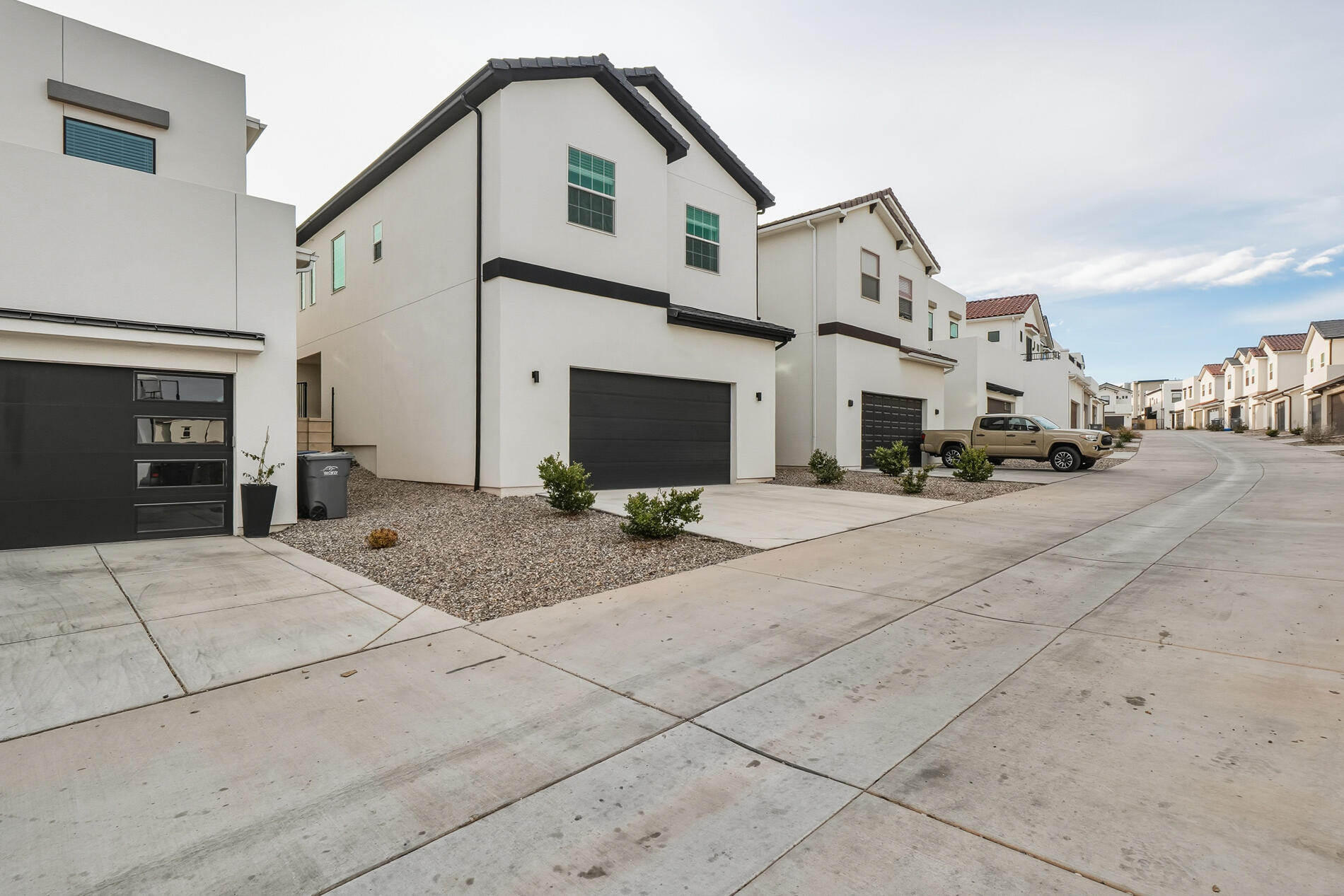 DESERT COLOR AUBURN HILLS - Residential