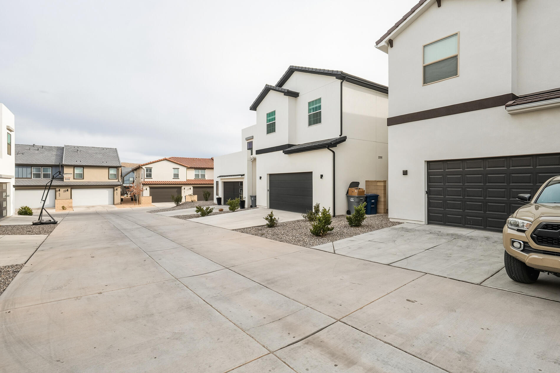 DESERT COLOR AUBURN HILLS - Residential