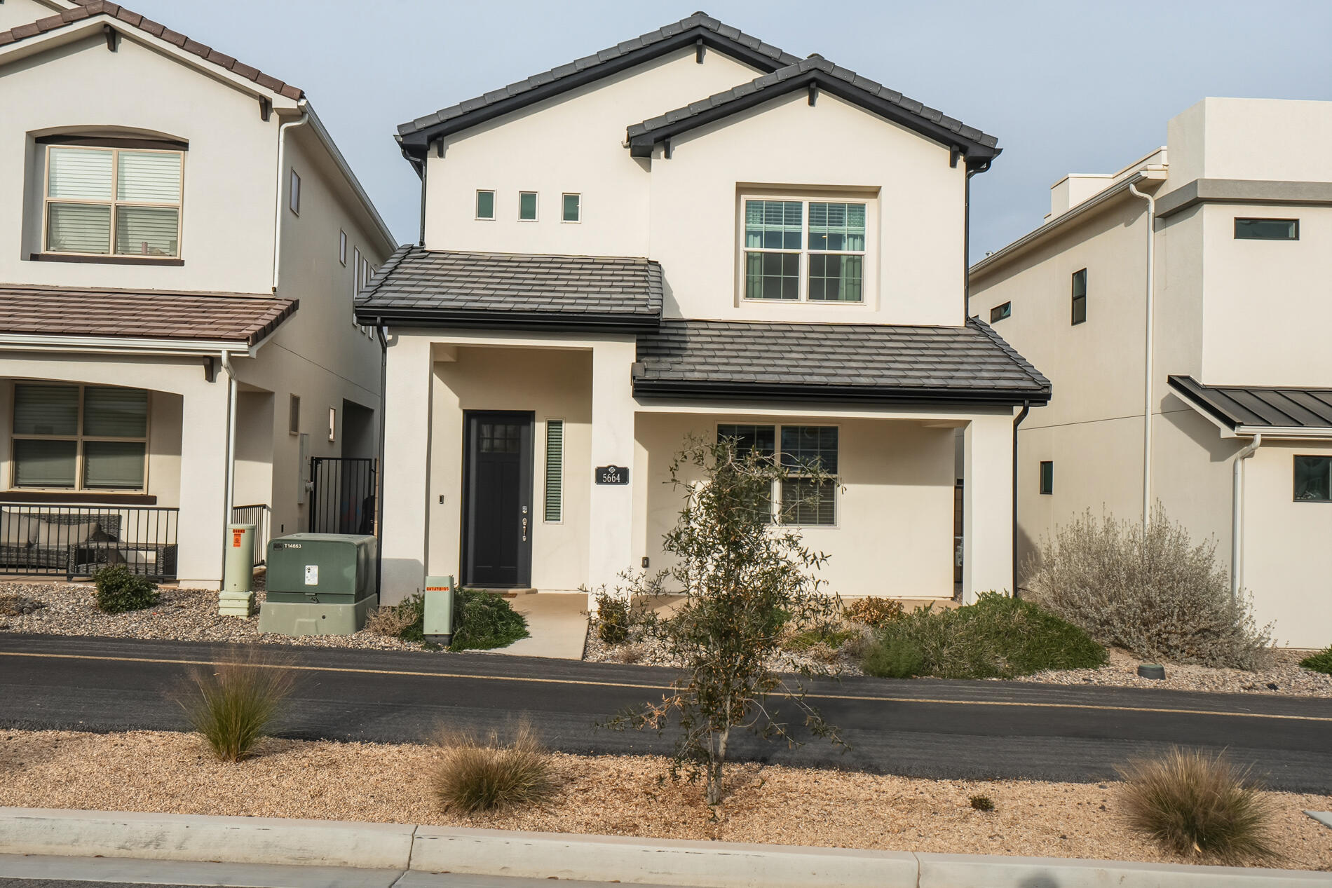 DESERT COLOR AUBURN HILLS - Residential