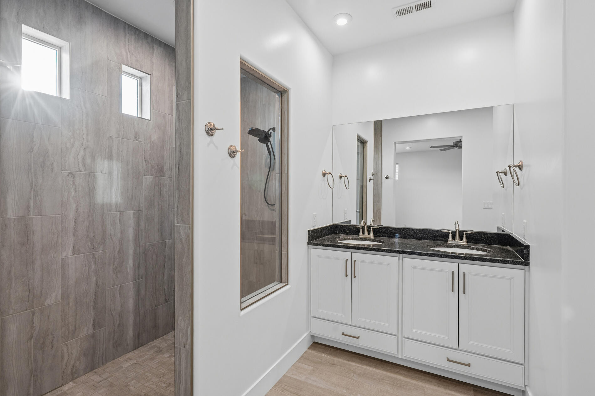 DESERT COLOR AUBURN HILLS - Residential
