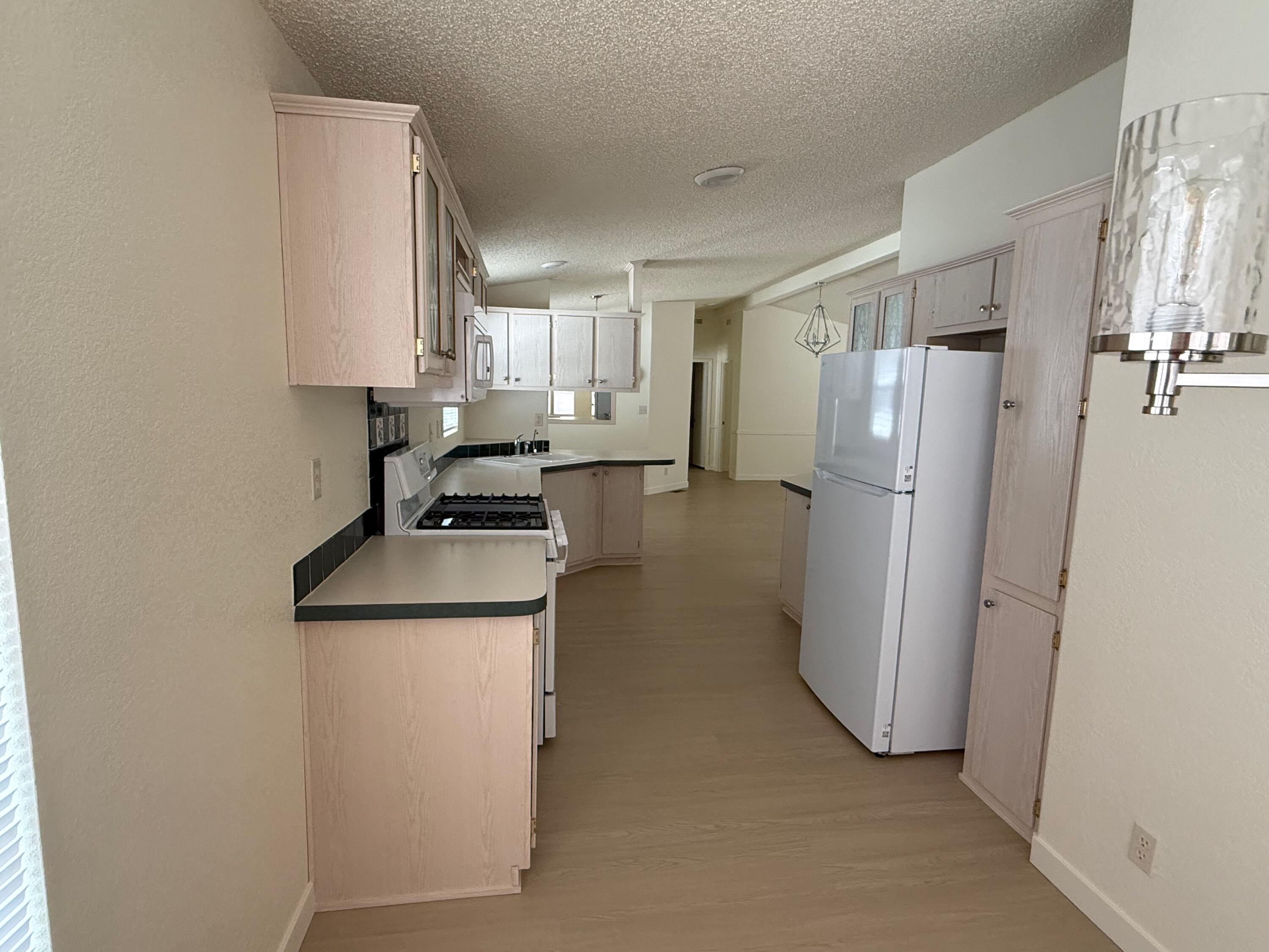 LAVA BLUFF MOBILE HOME PARK - Residential