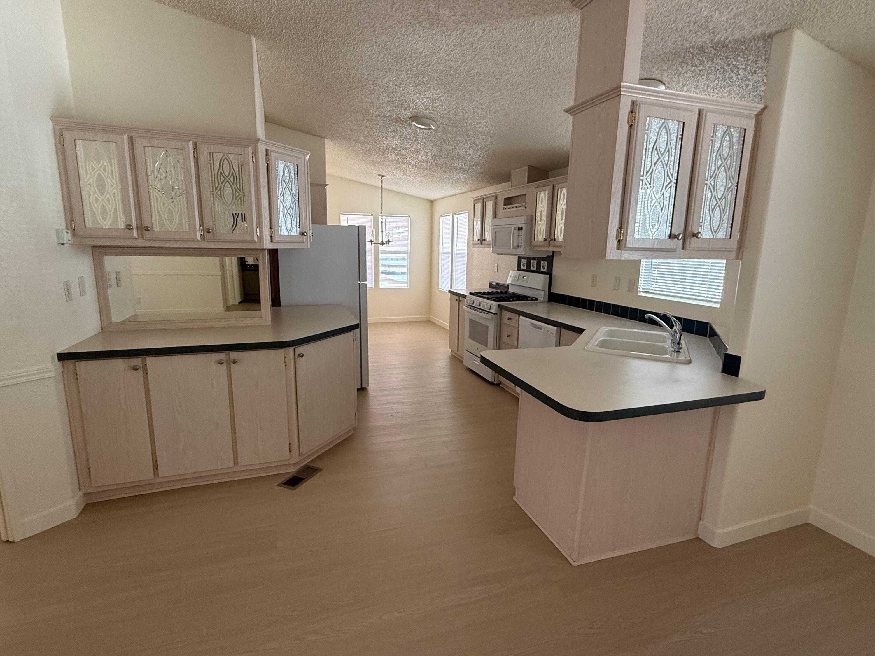 LAVA BLUFF MOBILE HOME PARK - Residential