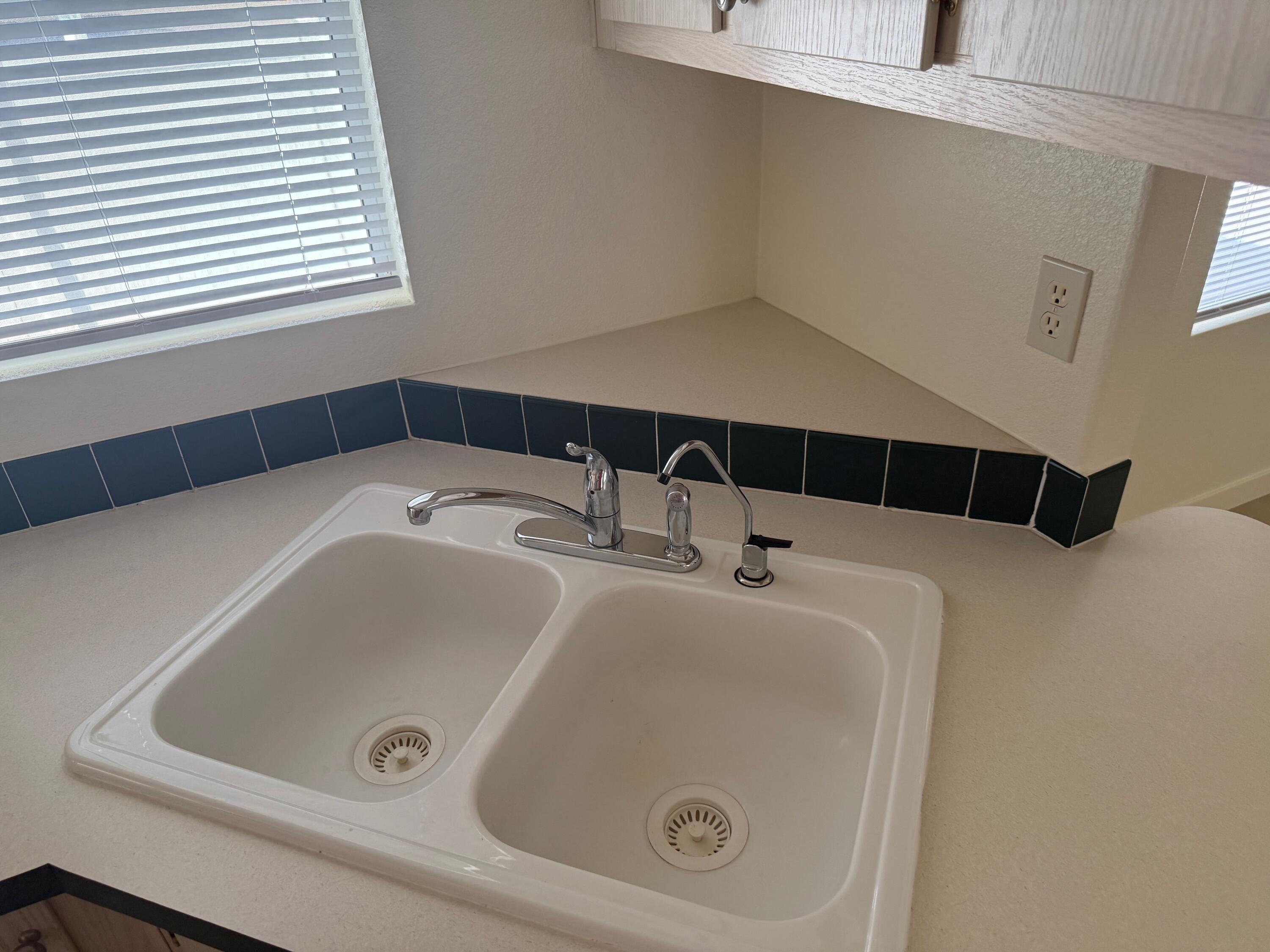 LAVA BLUFF MOBILE HOME PARK - Residential