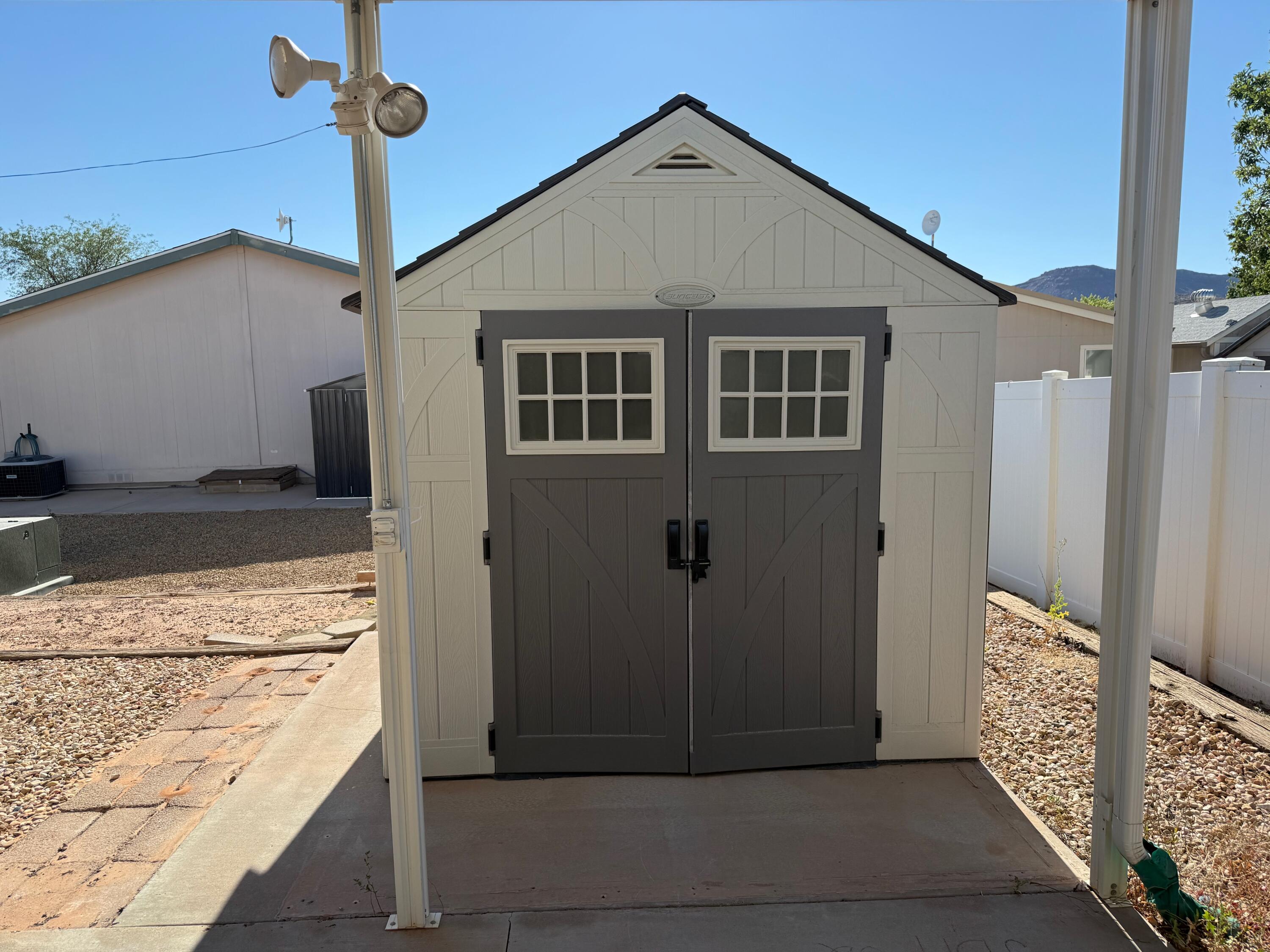 LAVA BLUFF MOBILE HOME PARK - Residential