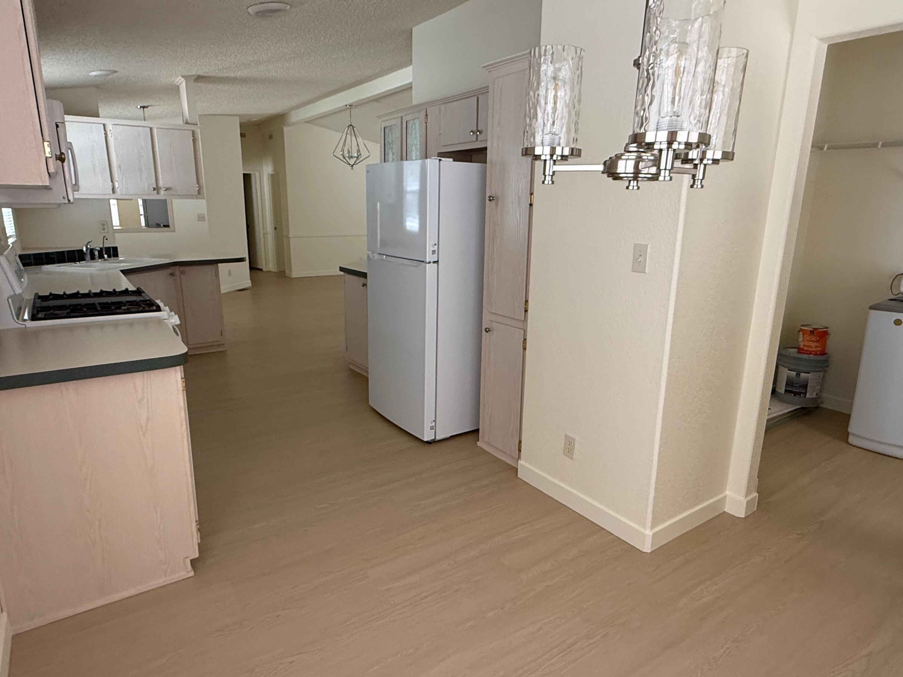 LAVA BLUFF MOBILE HOME PARK - Residential