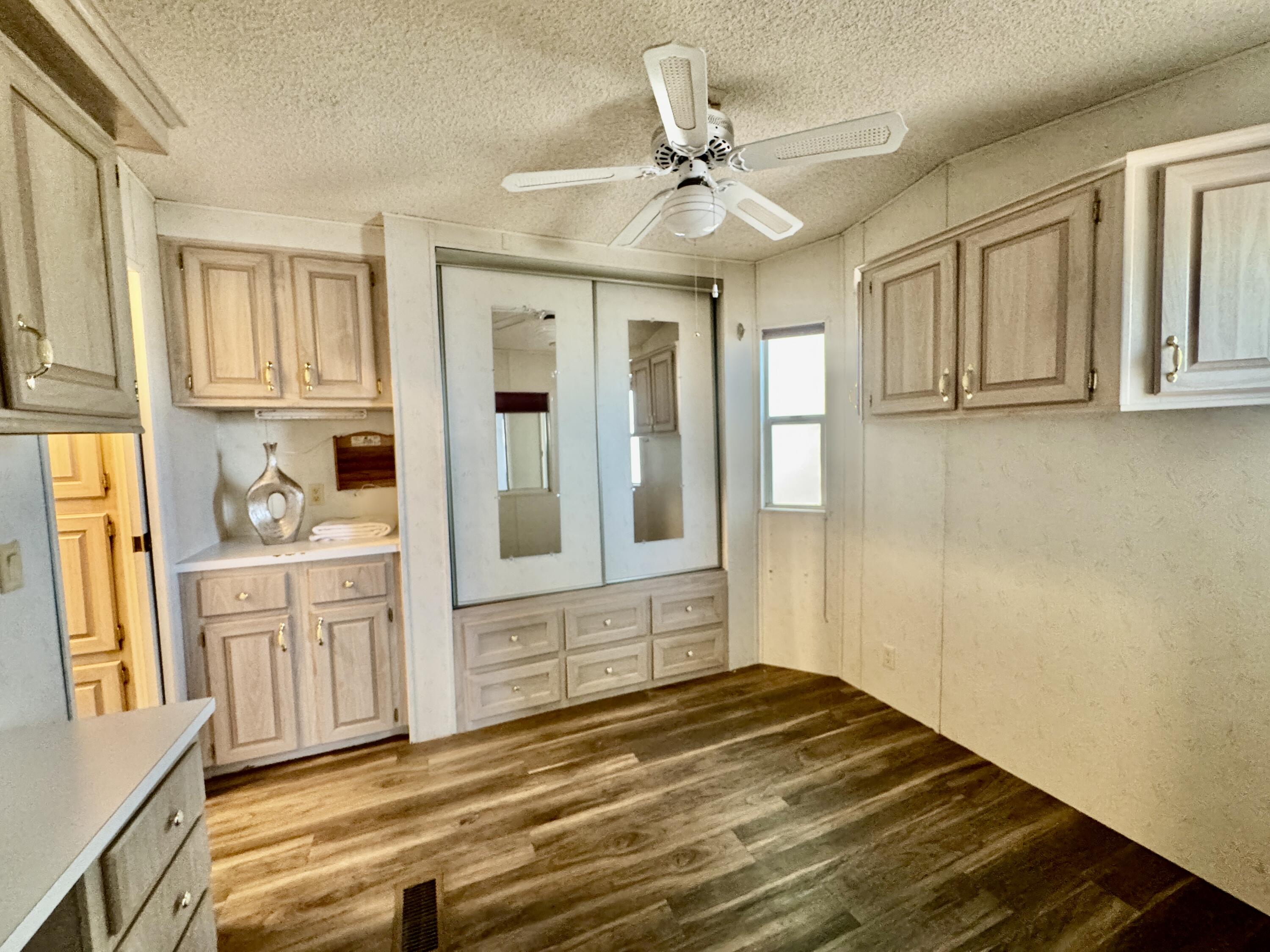 TWIN LAKES RV PARK - Residential