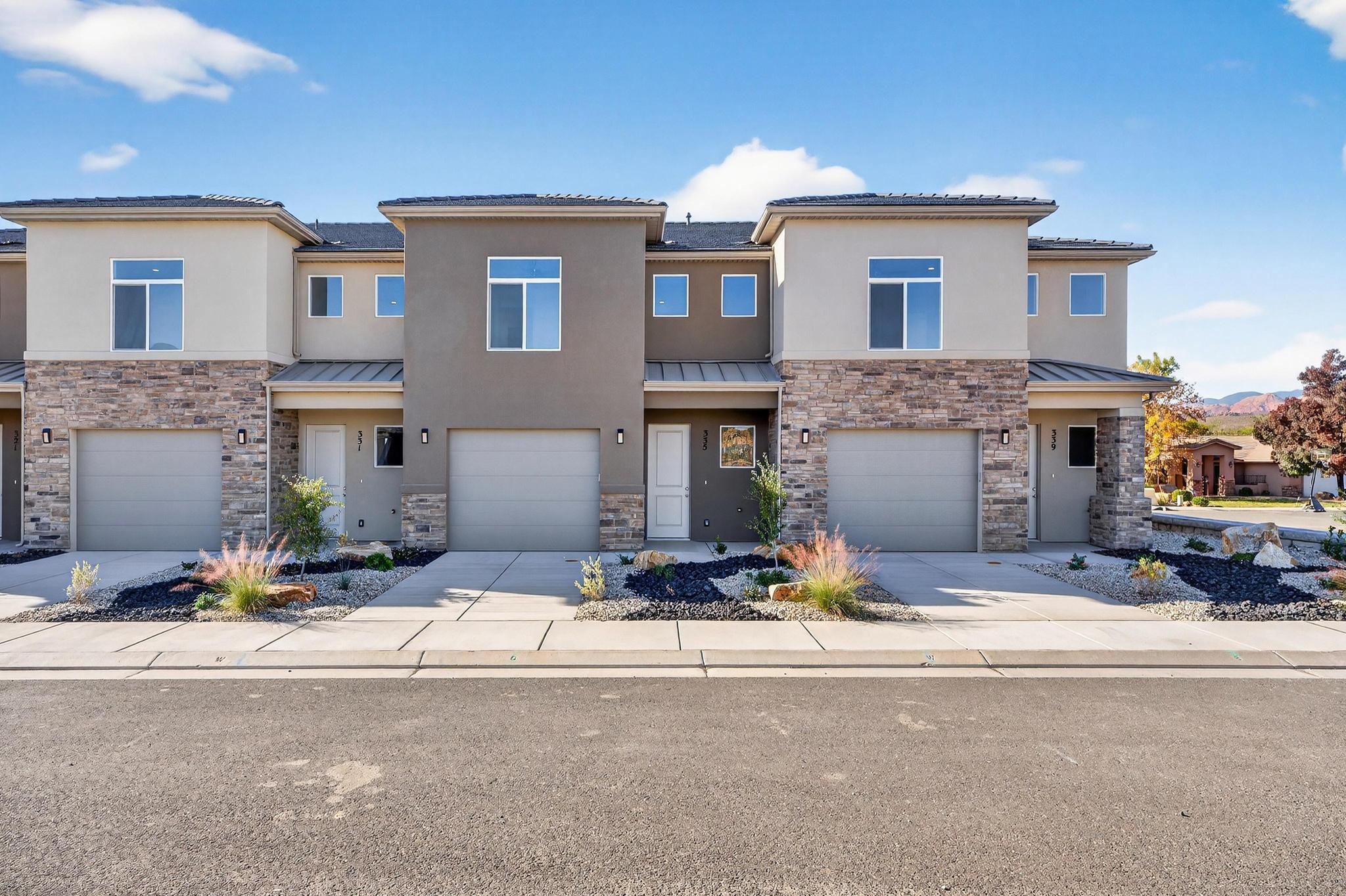LAVA KNOLLS - Residential Income
