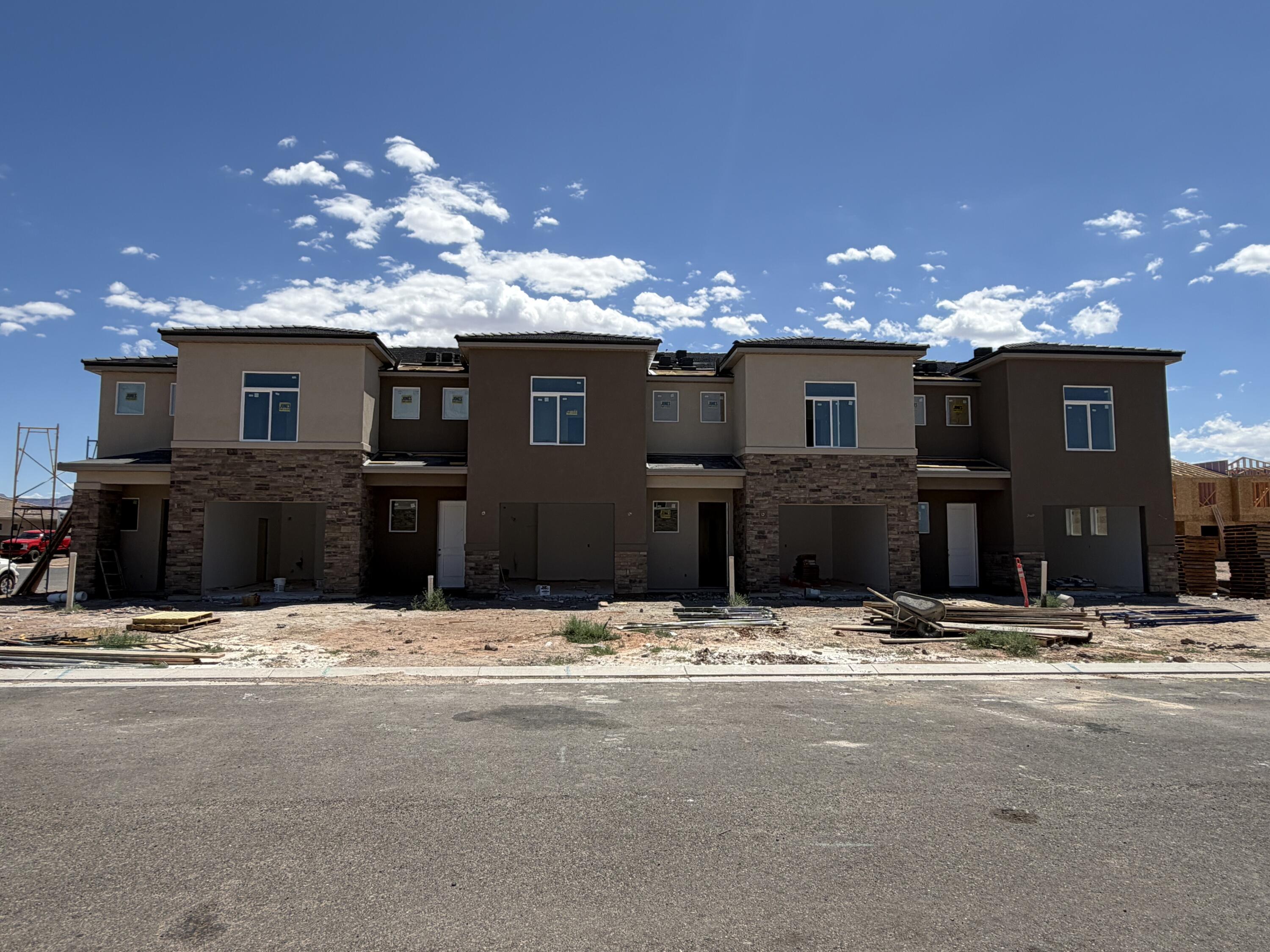 LAVA KNOLLS - Residential Income