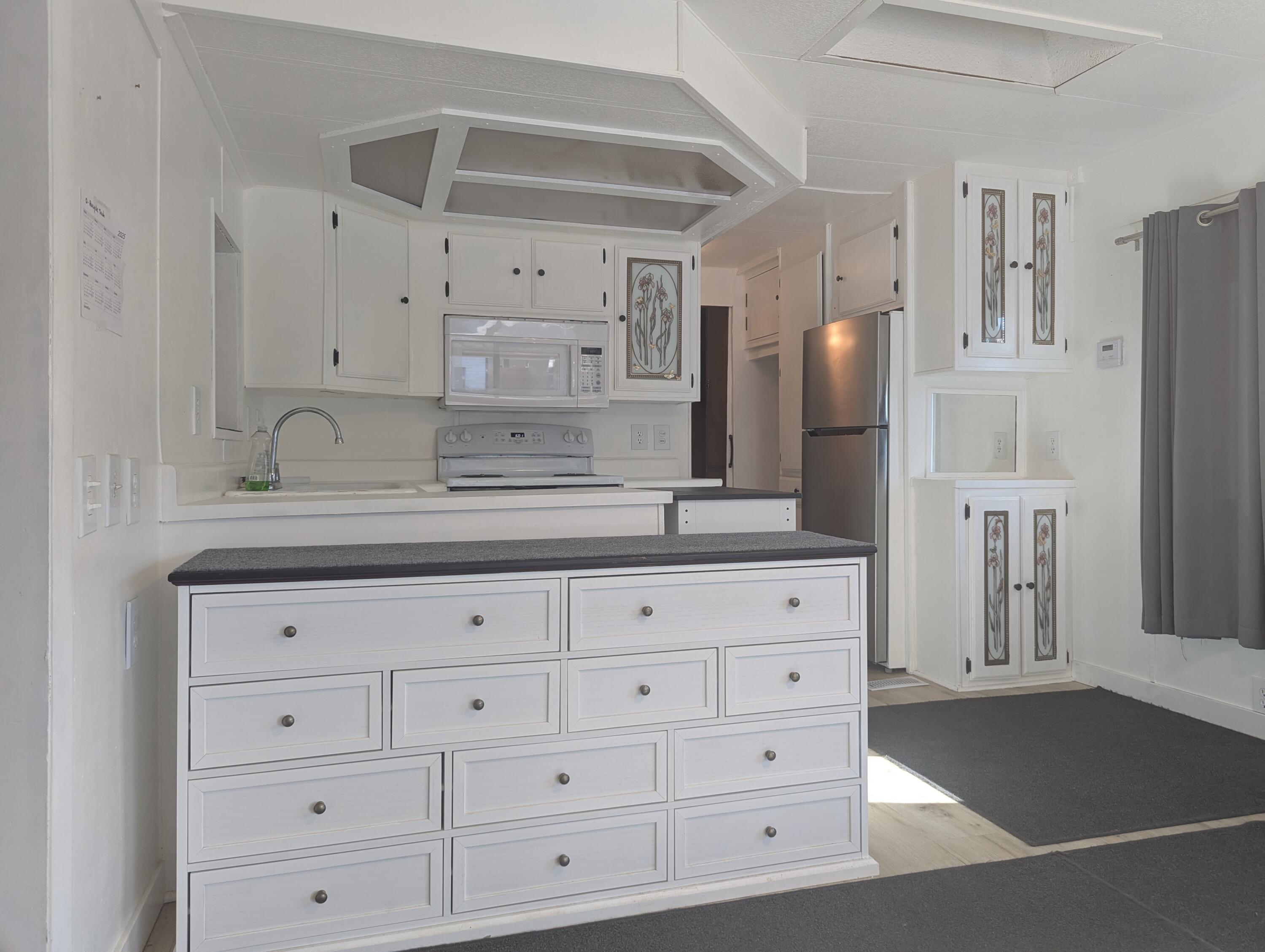 QUAIL LAKE ESTATES - Residential