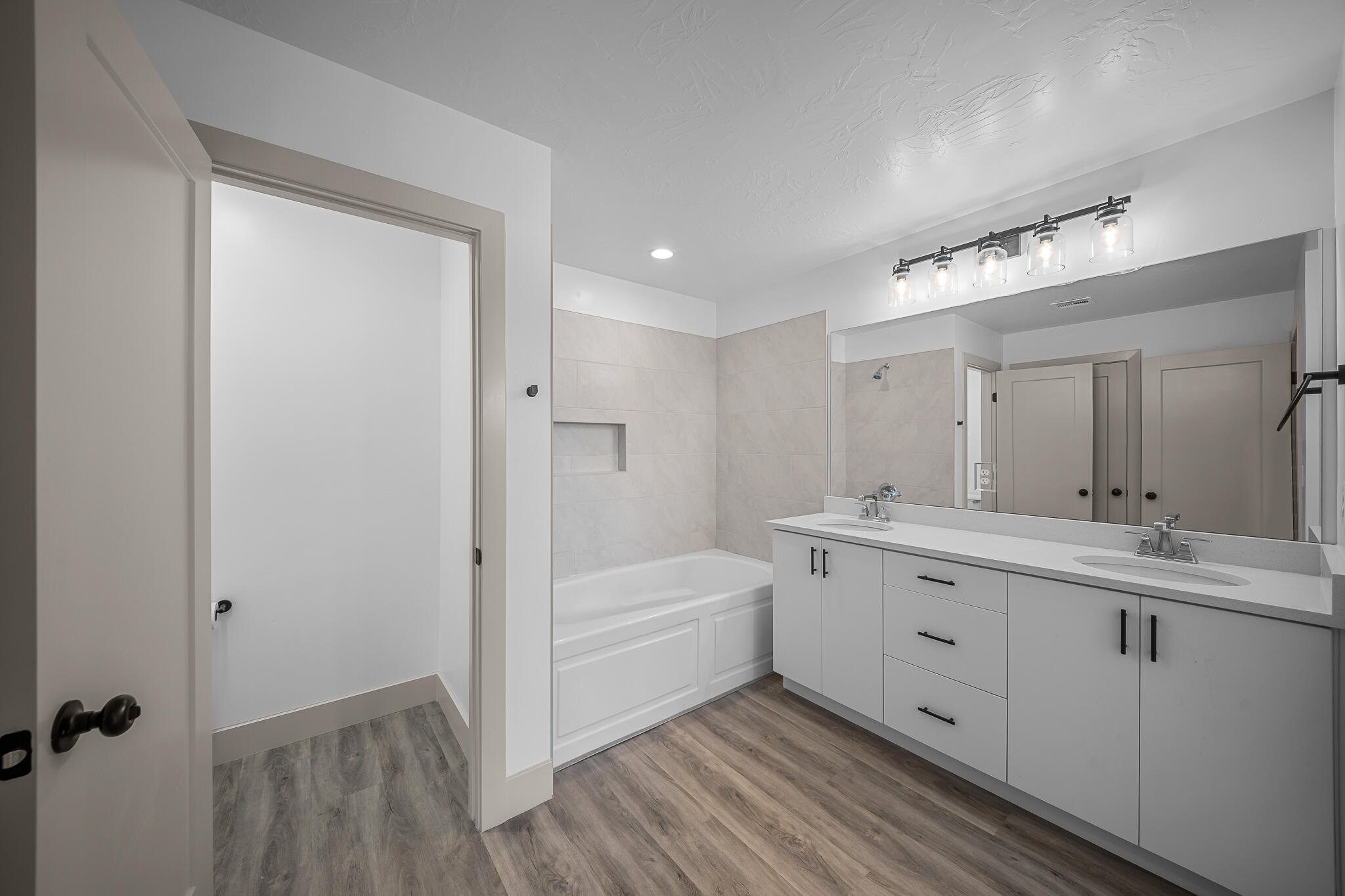 DESERT RIDGE ESTATES - Residential