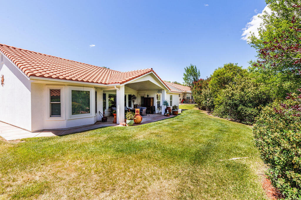 EMERALD SPRINGS TOWNHOMES - Residential