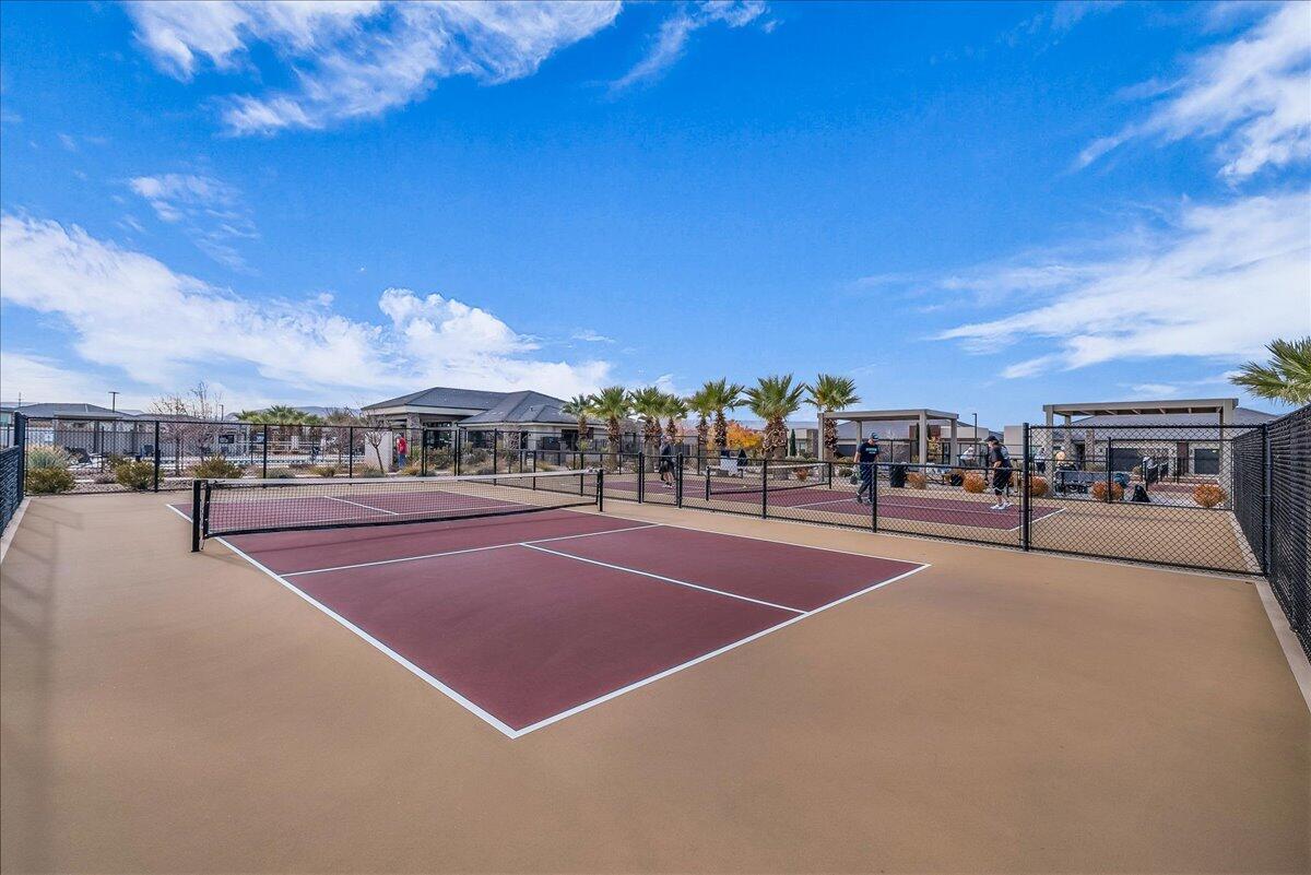 VILLAS AT SUN RIVER - Residential