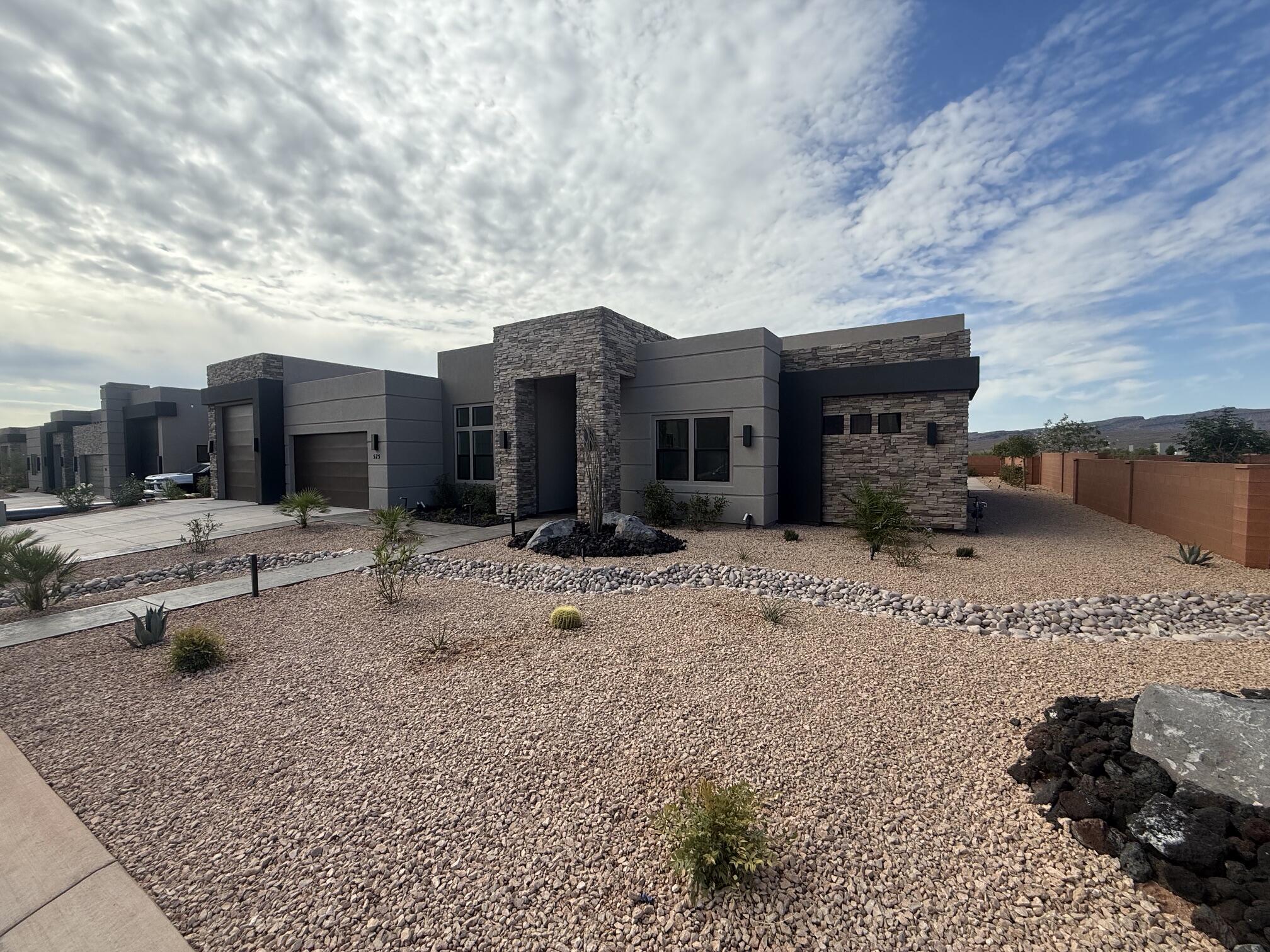 ONYX VALLEY - Residential