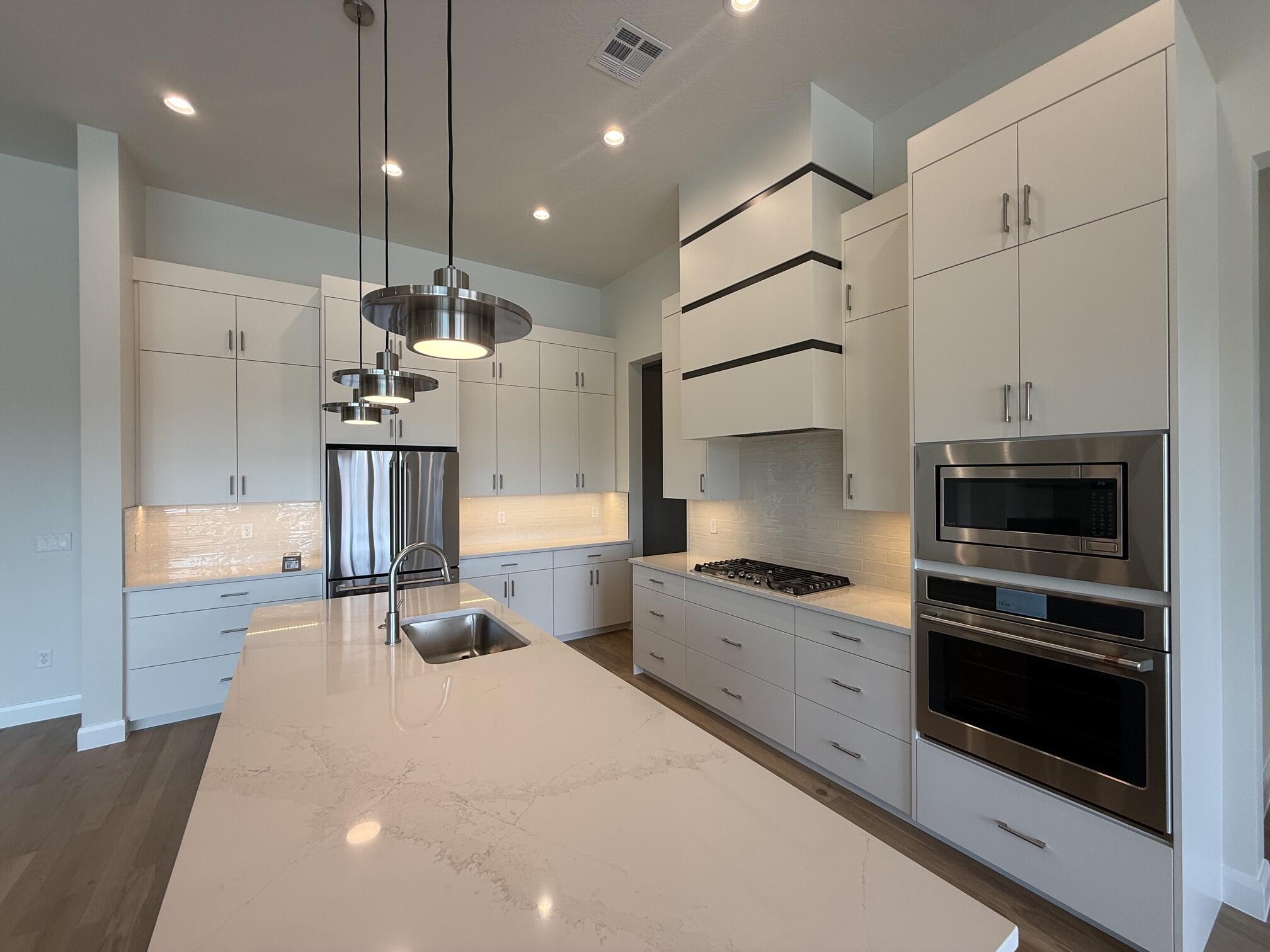 ONYX VALLEY - Residential