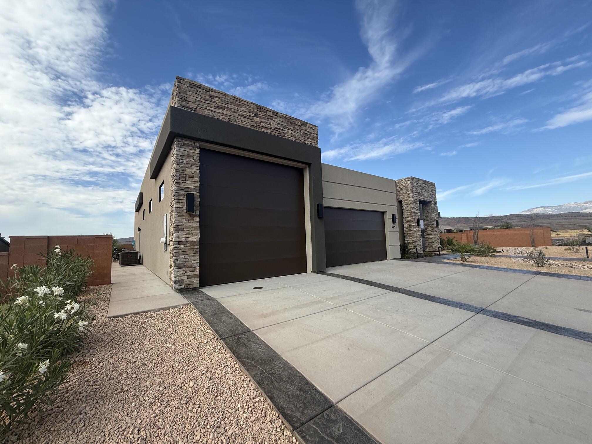 ONYX VALLEY - Residential