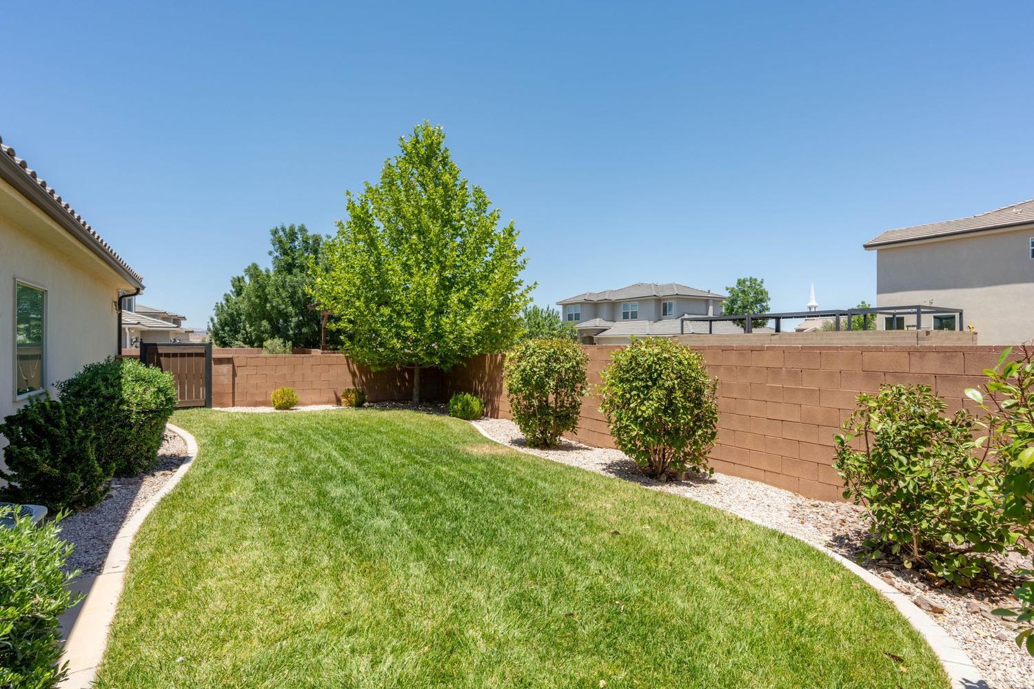 HAWTHORN ESTATES - Residential