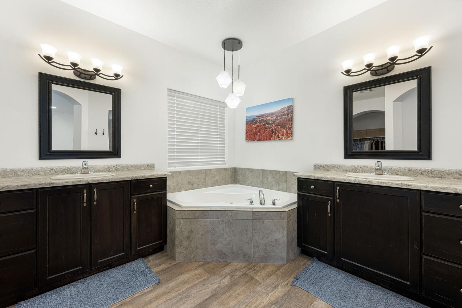 HAWTHORN ESTATES - Residential