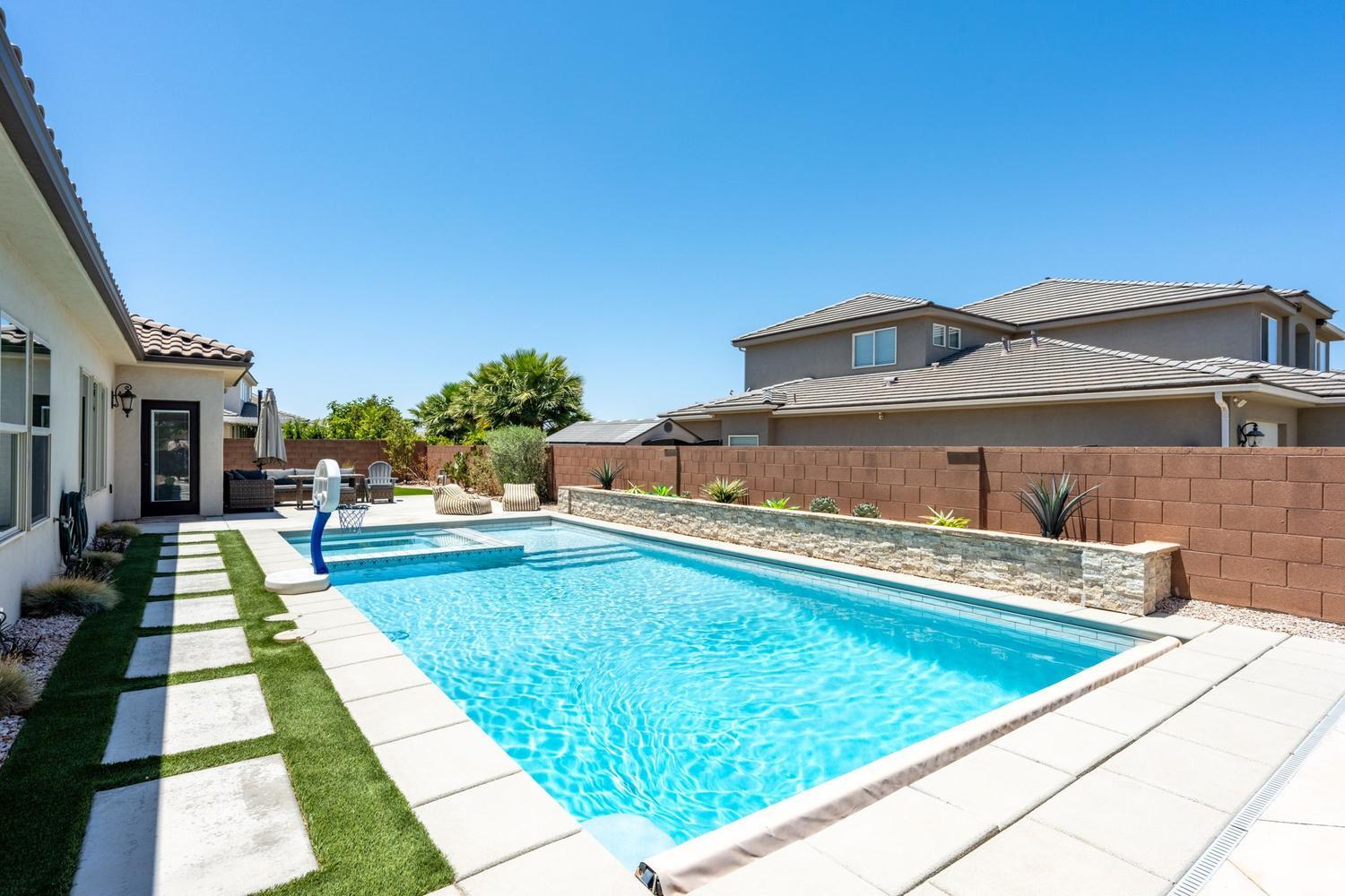 HAWTHORN ESTATES - Residential