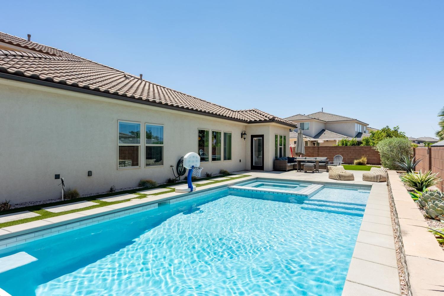HAWTHORN ESTATES - Residential
