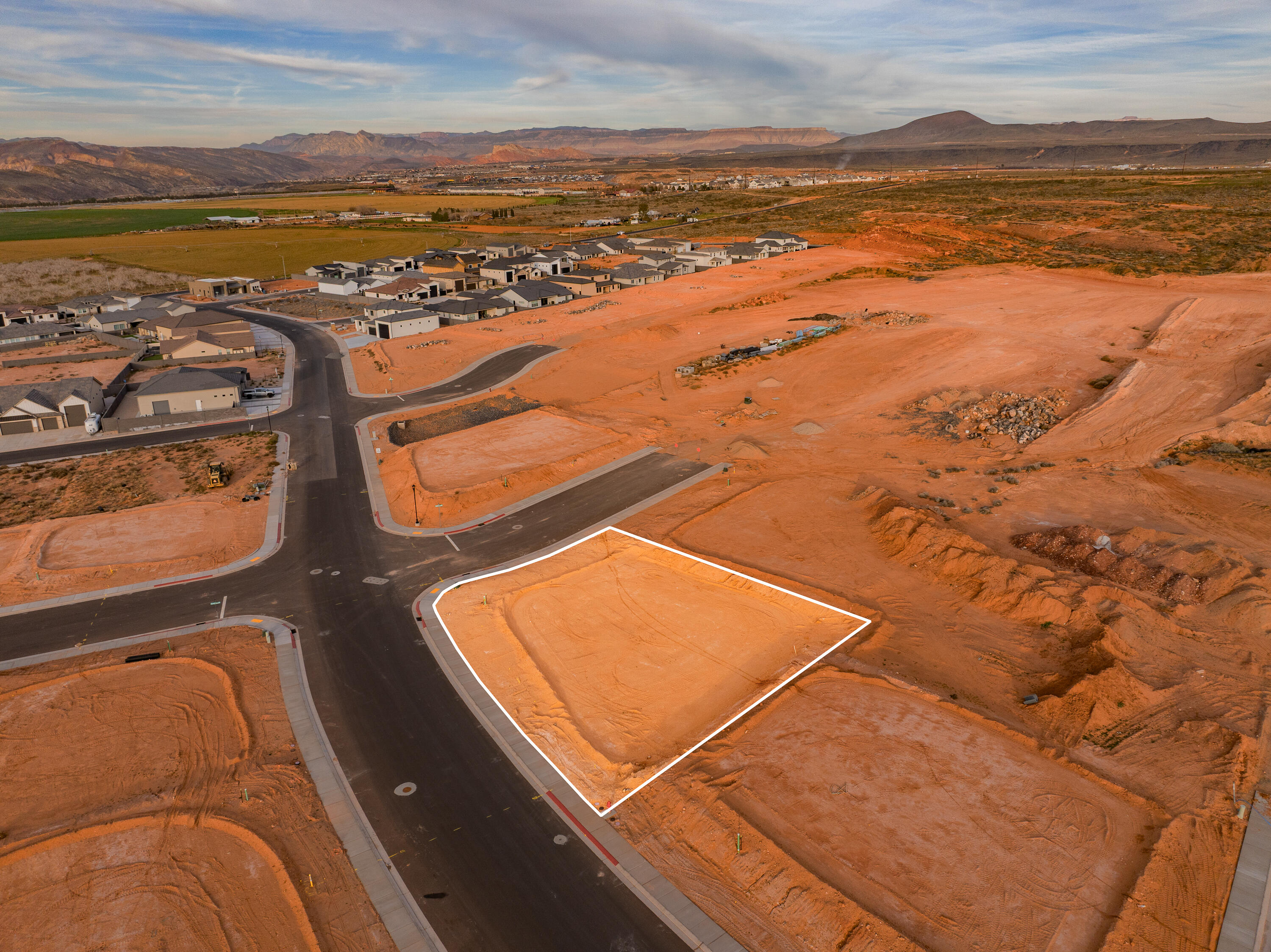 SAND HOLLOW VILLAGE - Land