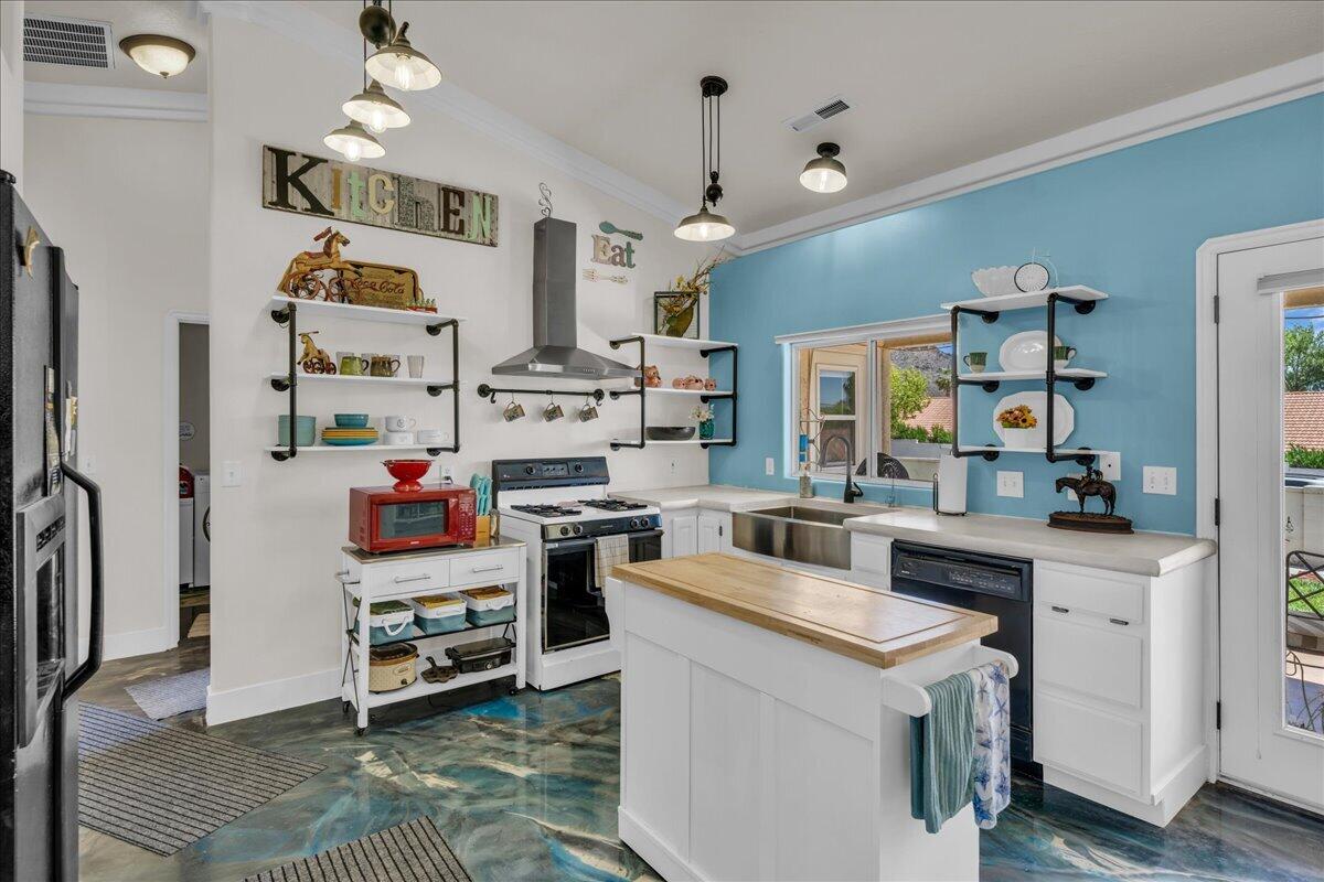 WEST SPRINGS TOWNHOMES - Residential