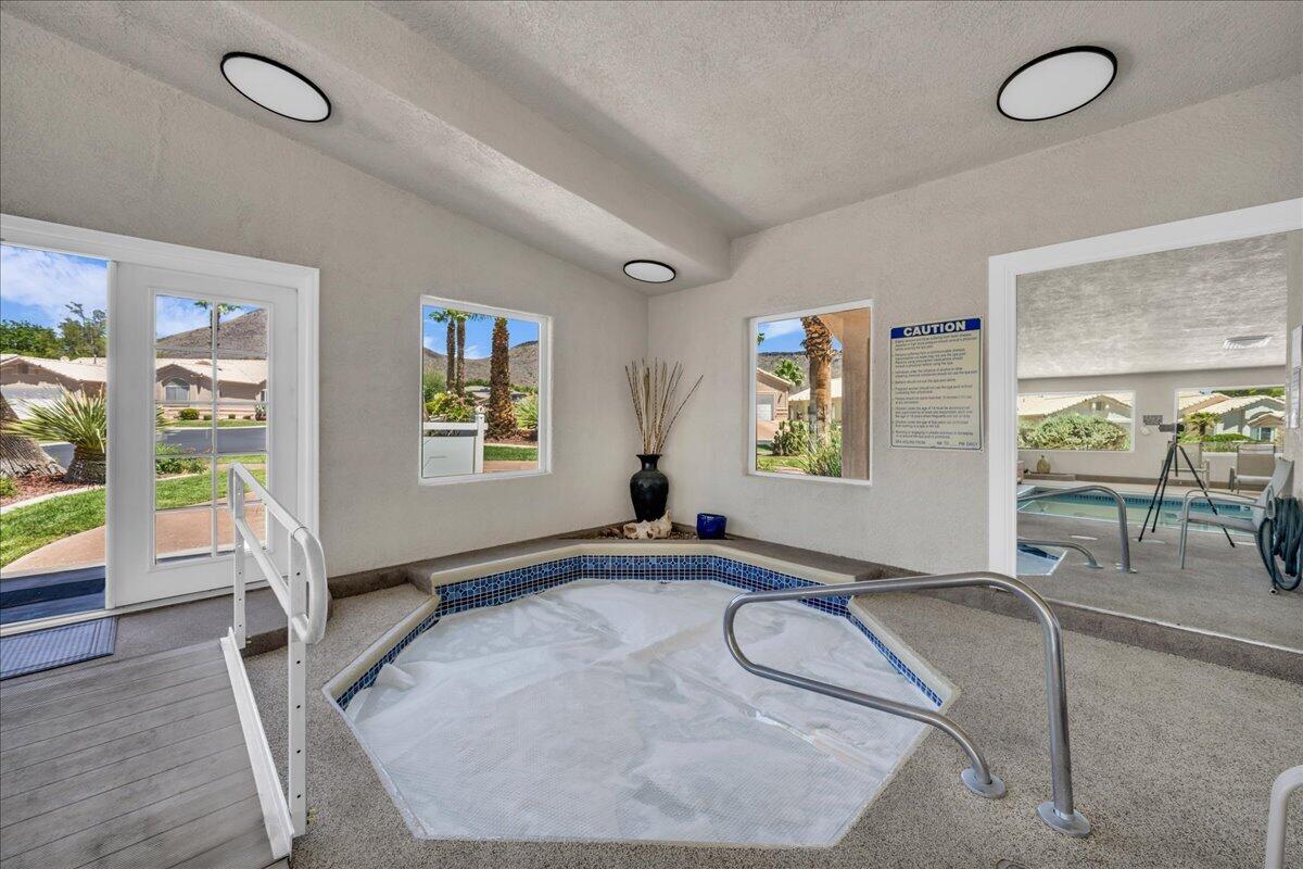 WEST SPRINGS TOWNHOMES - Residential