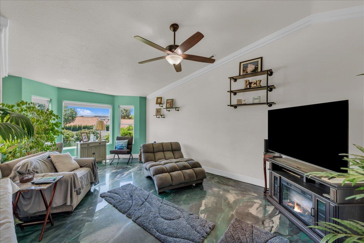 WEST SPRINGS TOWNHOMES - Residential