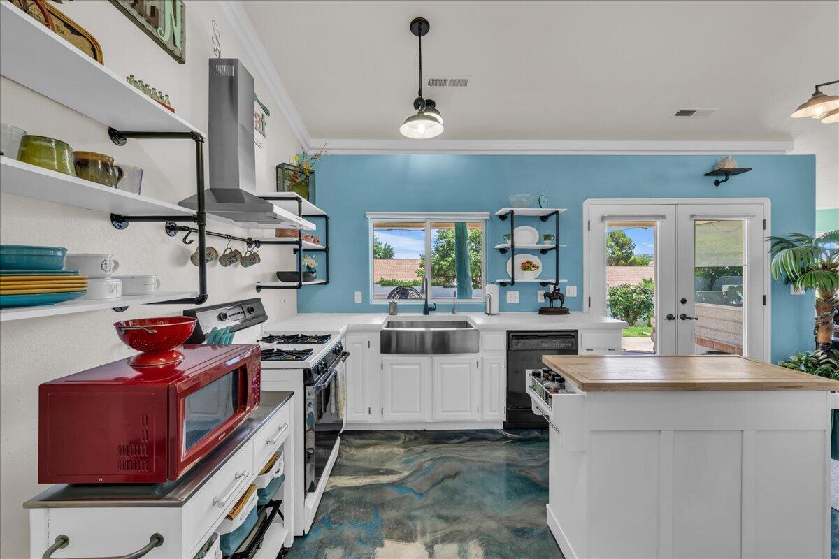 WEST SPRINGS TOWNHOMES - Residential