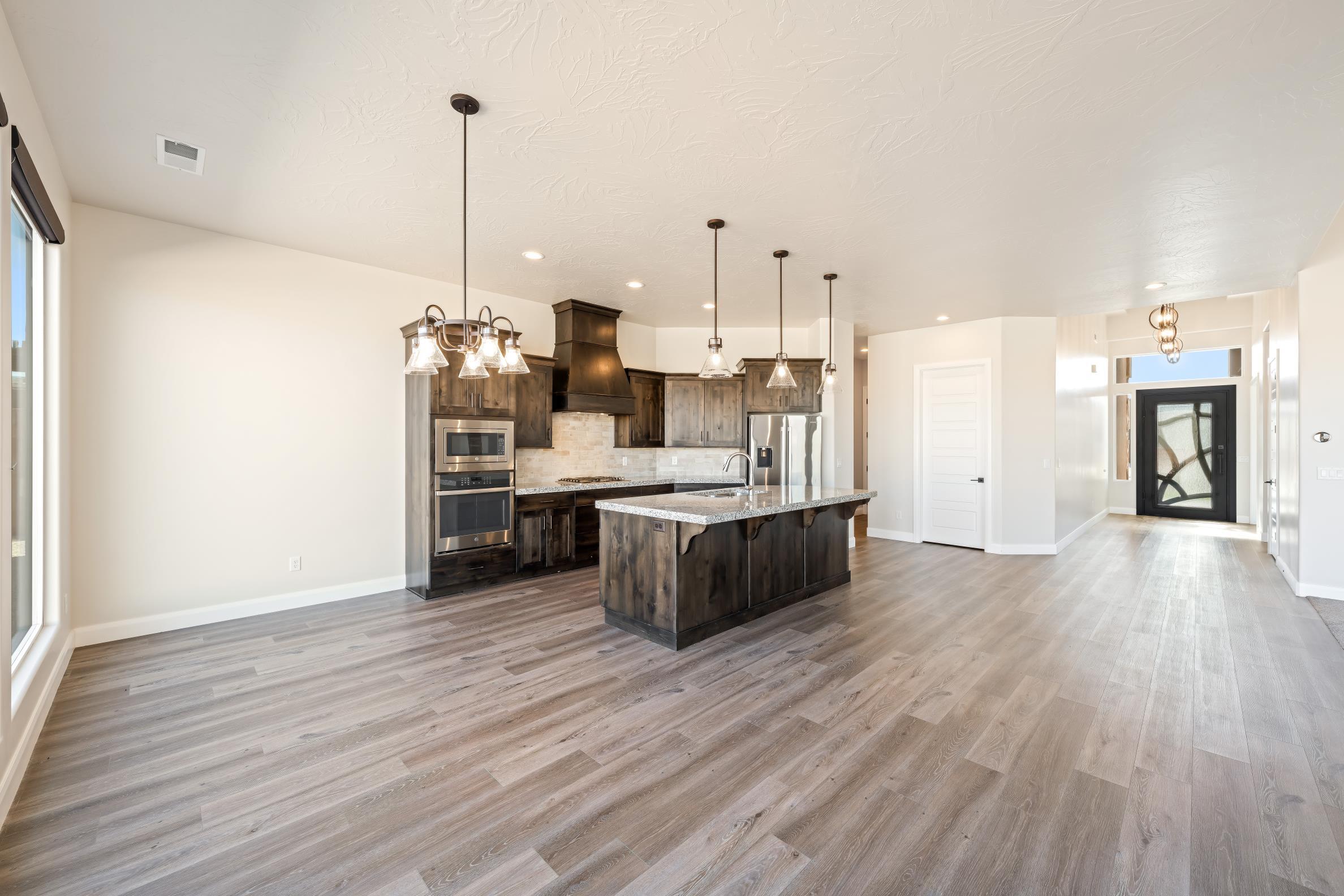 LEDGES OF SG WHITE ROCKS - Residential