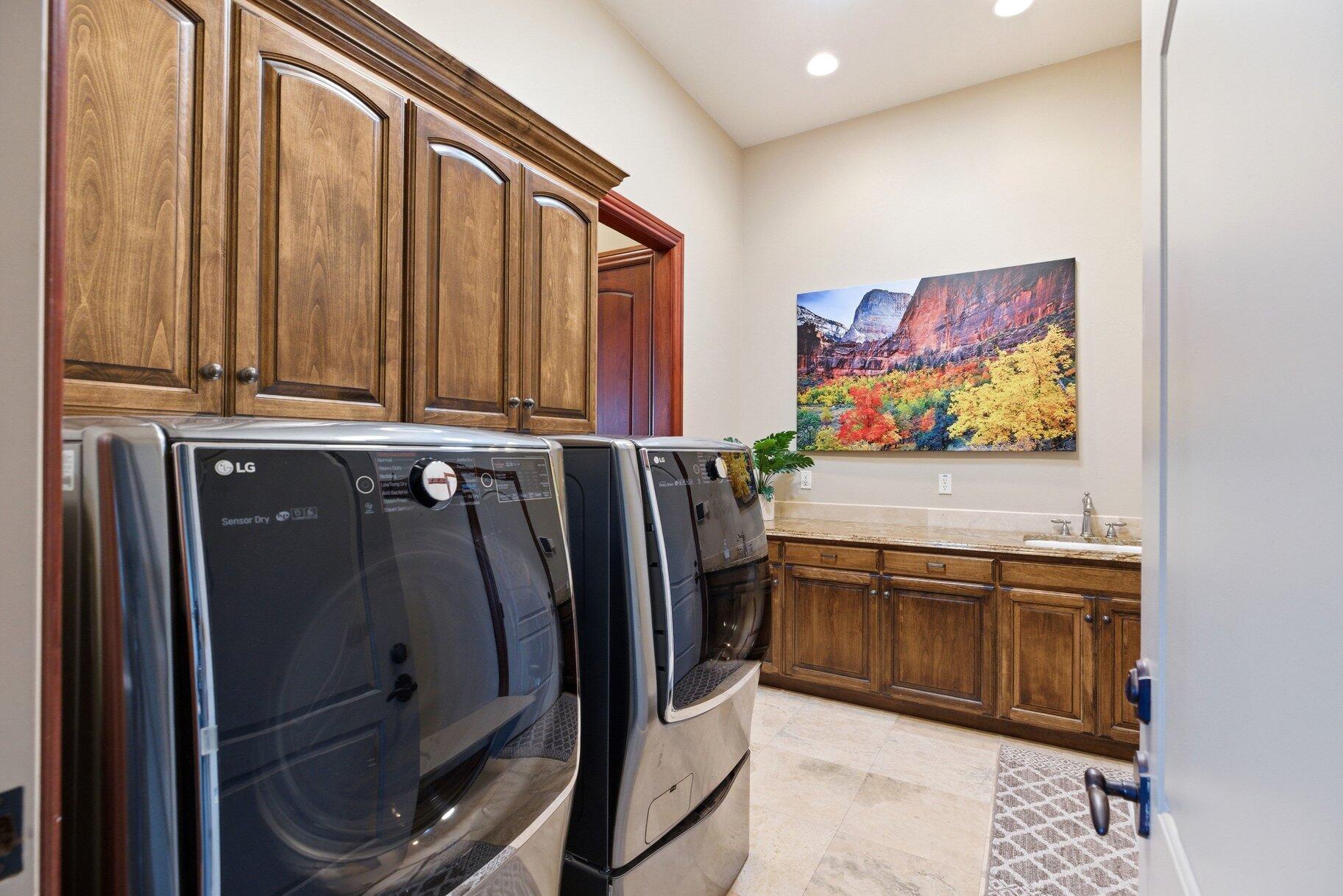 CORAL CANYON - Residential