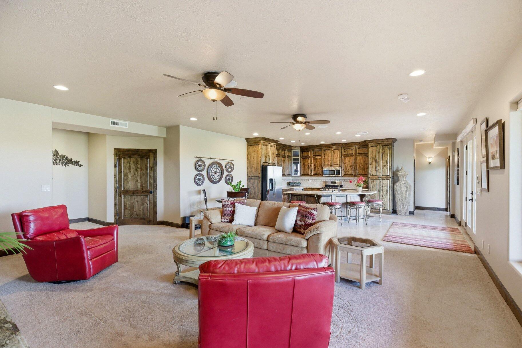 CORAL CANYON - Residential