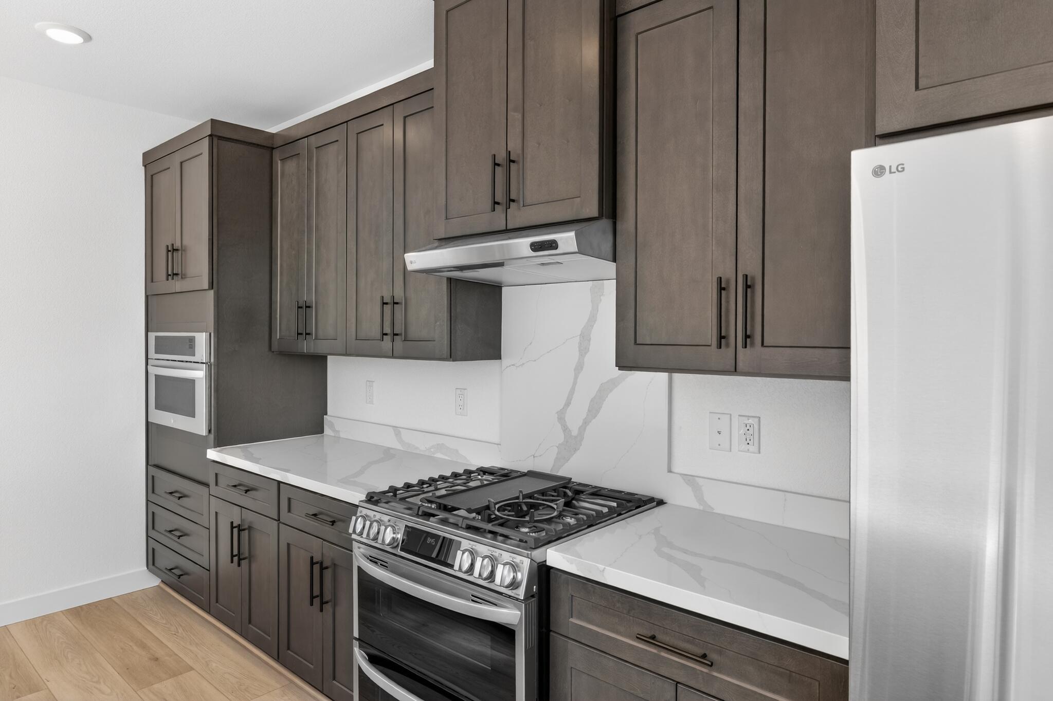 CECITA CREST AT DIVARIO - Residential
