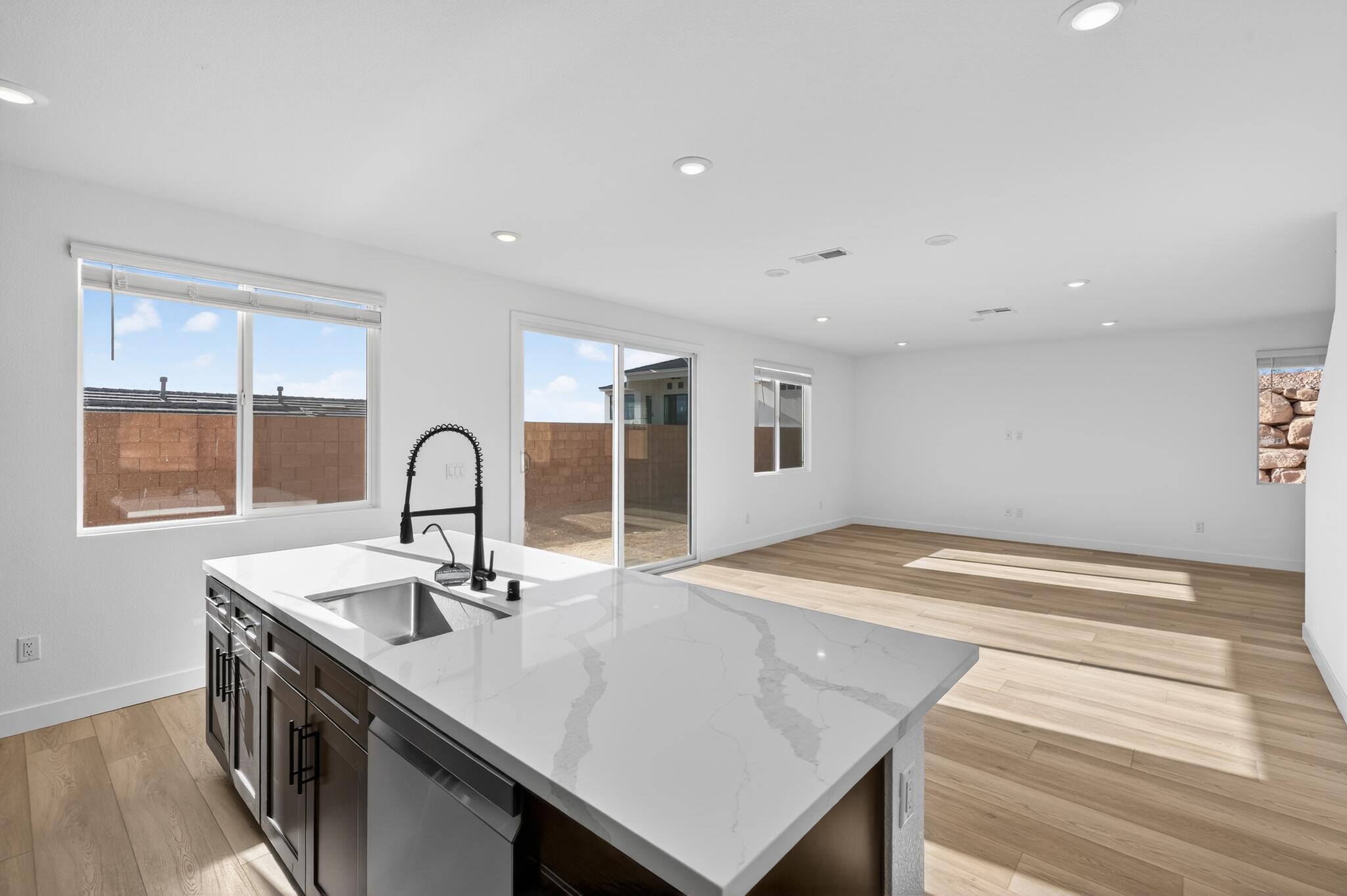 CECITA CREST AT DIVARIO - Residential