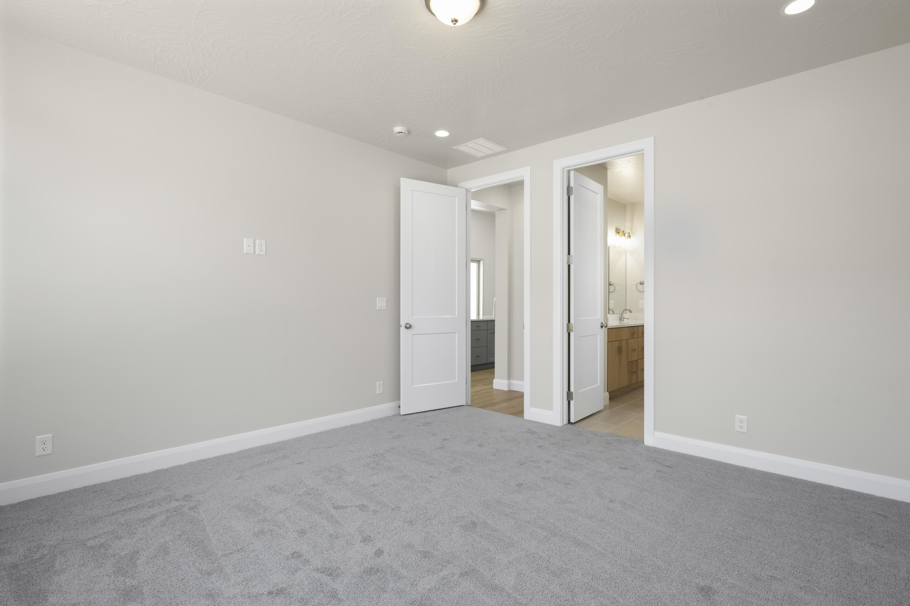 SOLIS AT CORAL CANYON - Residential