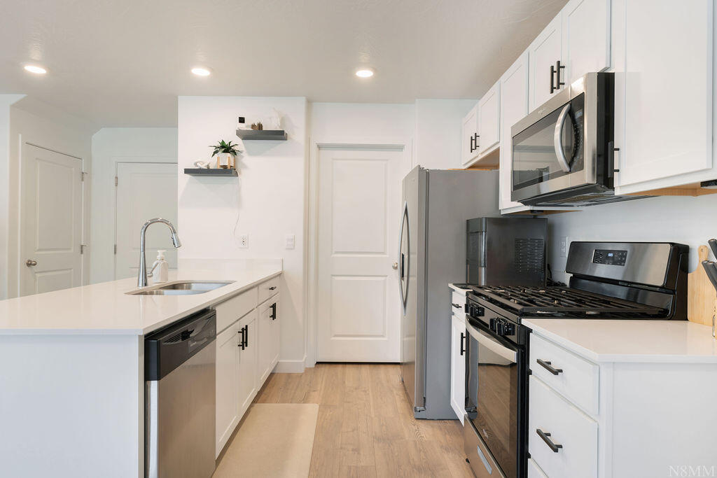 HOODOO HOLLOW AT LONG VALLEY - Residential