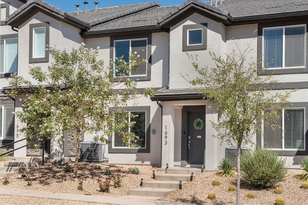 HOODOO HOLLOW AT LONG VALLEY - Residential