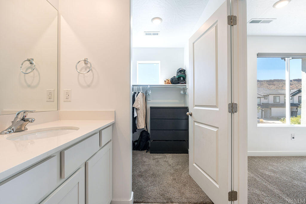 HOODOO HOLLOW AT LONG VALLEY - Residential