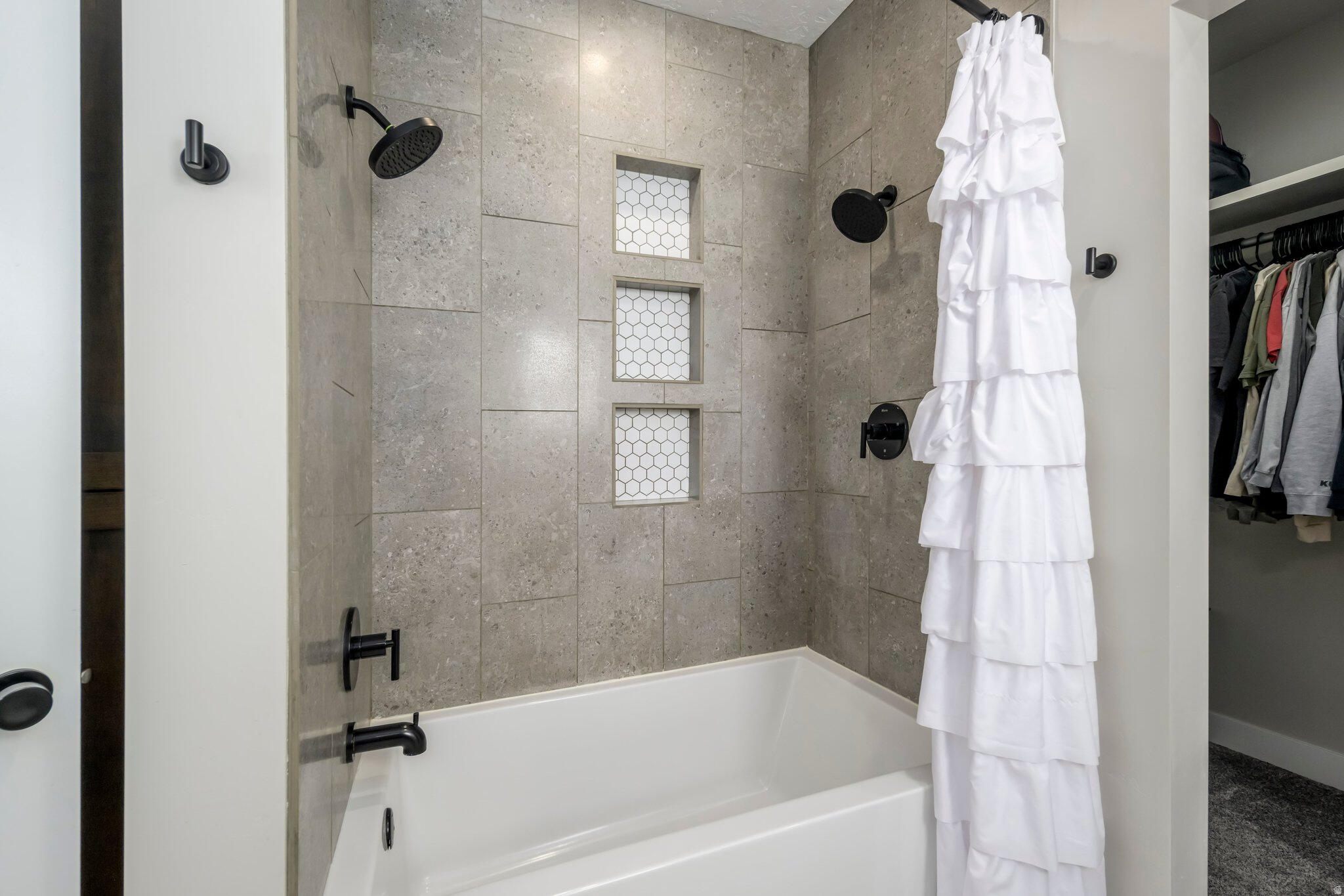 NORTH HILL ESTATES - Residential