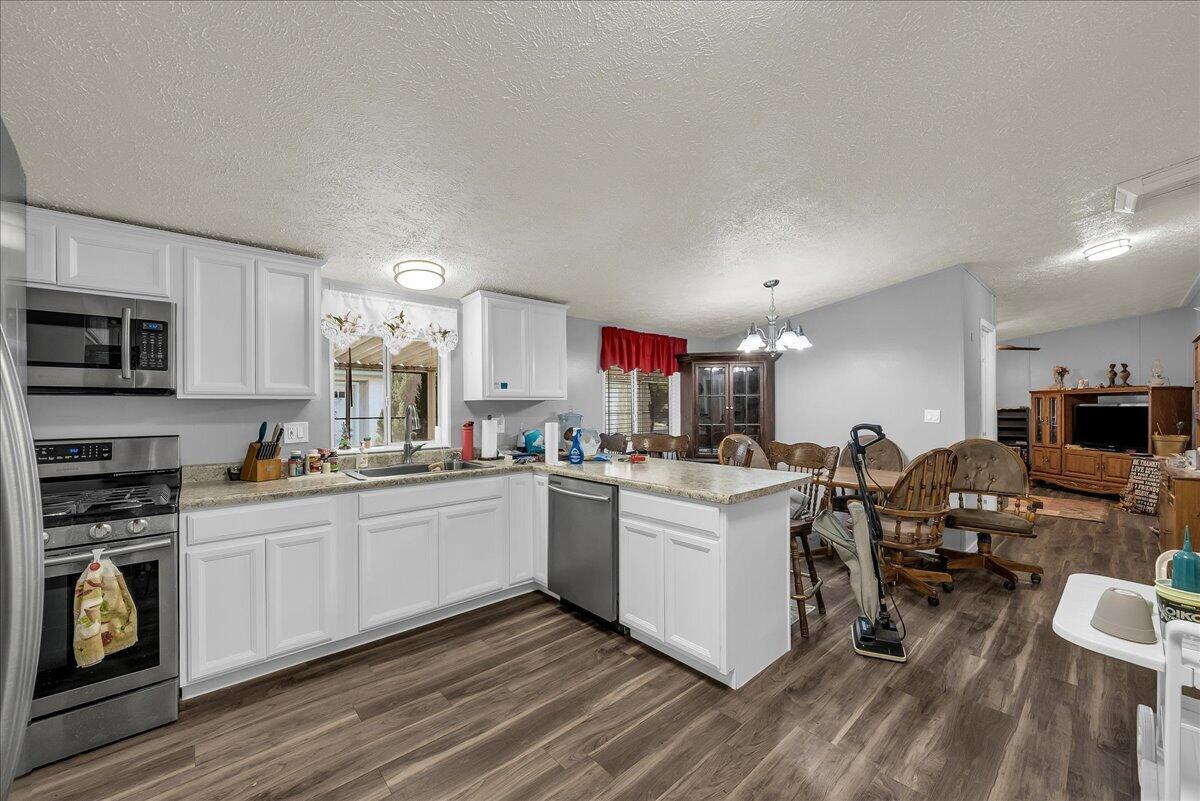 LAVA BLUFF MOBILE HOME PARK - Residential