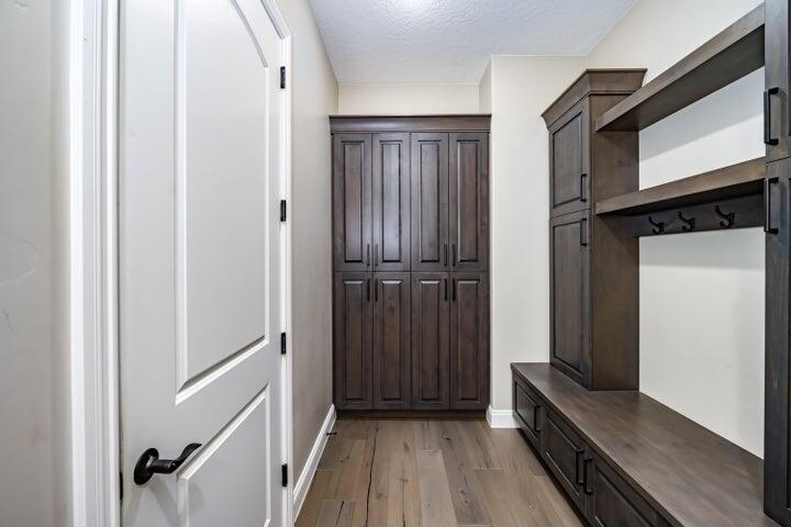 EAGLE SUMMIT ESTATES - Residential