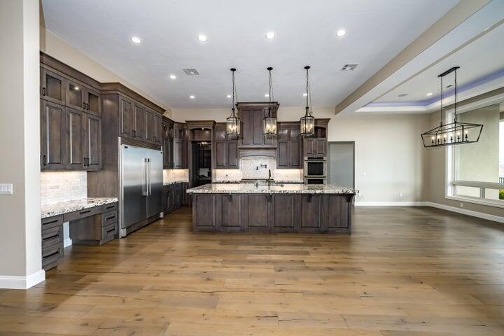 EAGLE SUMMIT ESTATES - Residential