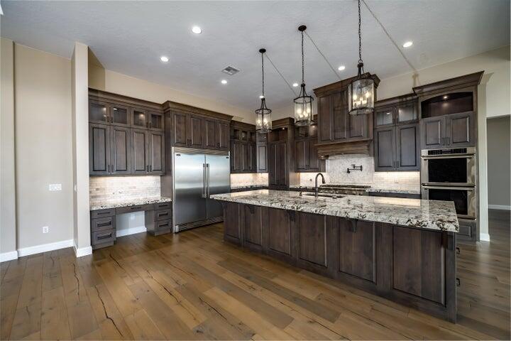 EAGLE SUMMIT ESTATES - Residential
