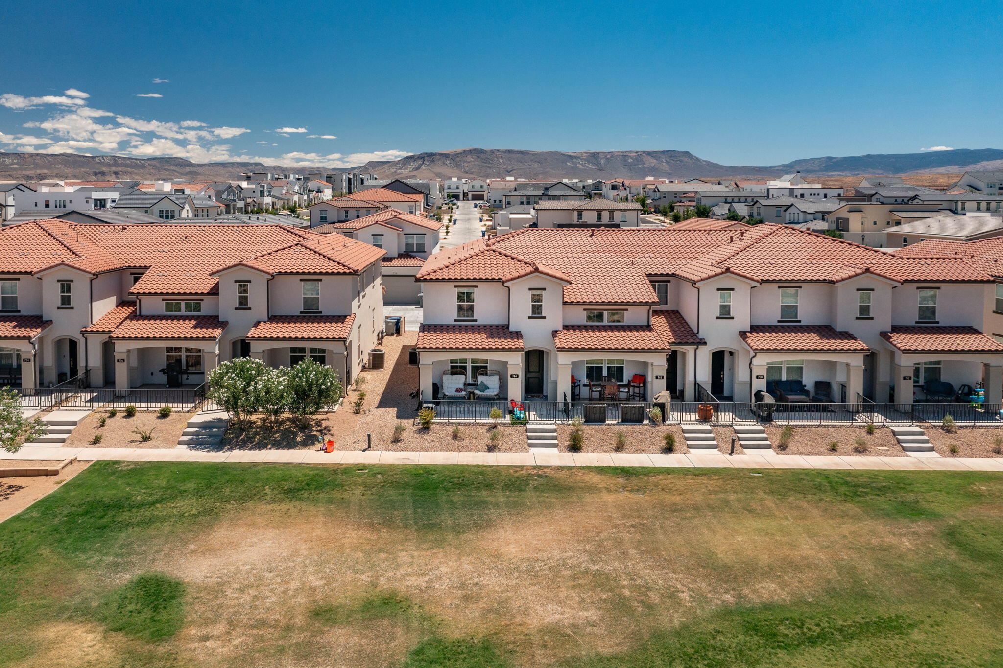 DESERT COLOR AUBURN HILLS - Residential