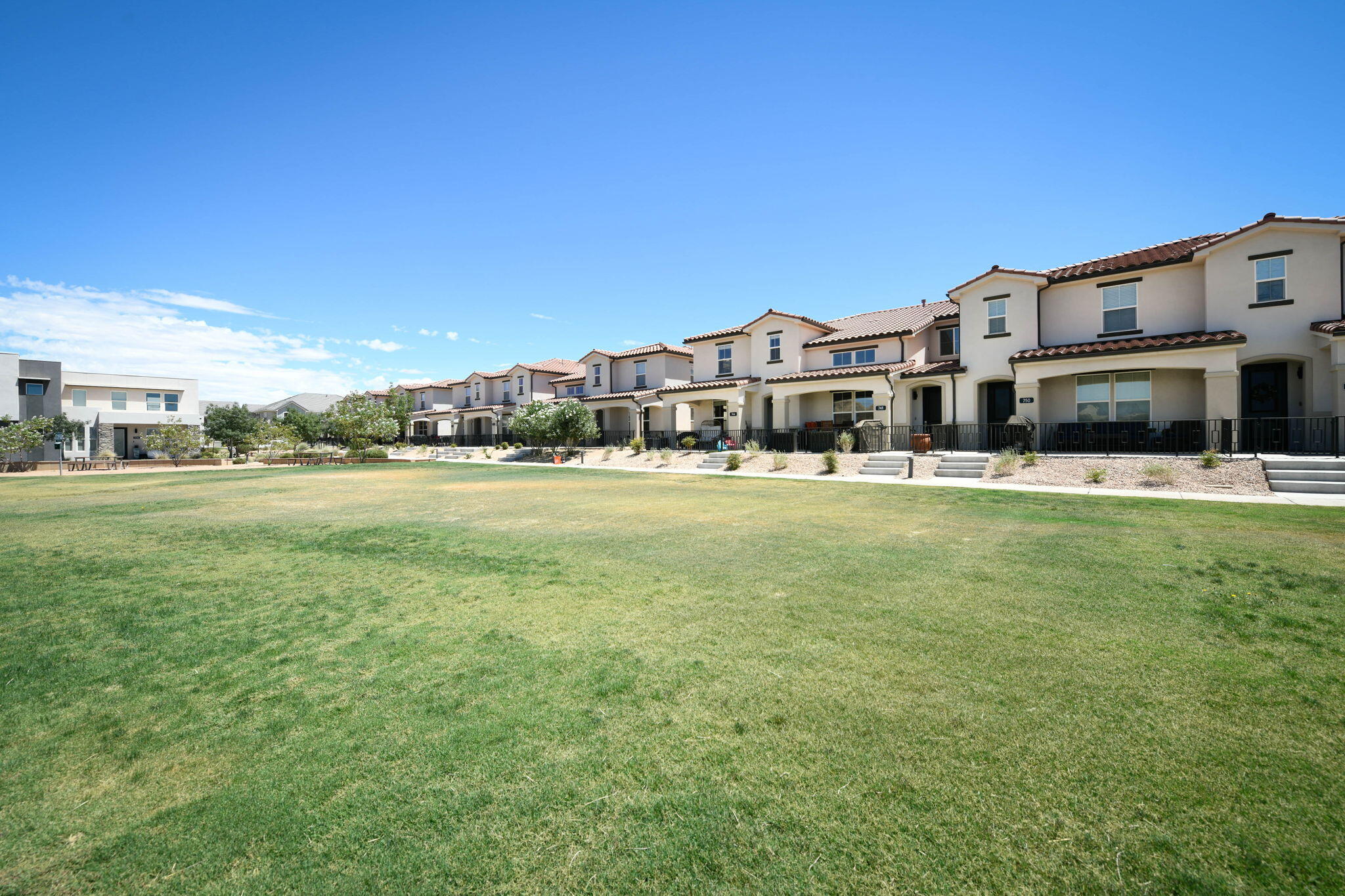 DESERT COLOR AUBURN HILLS - Residential